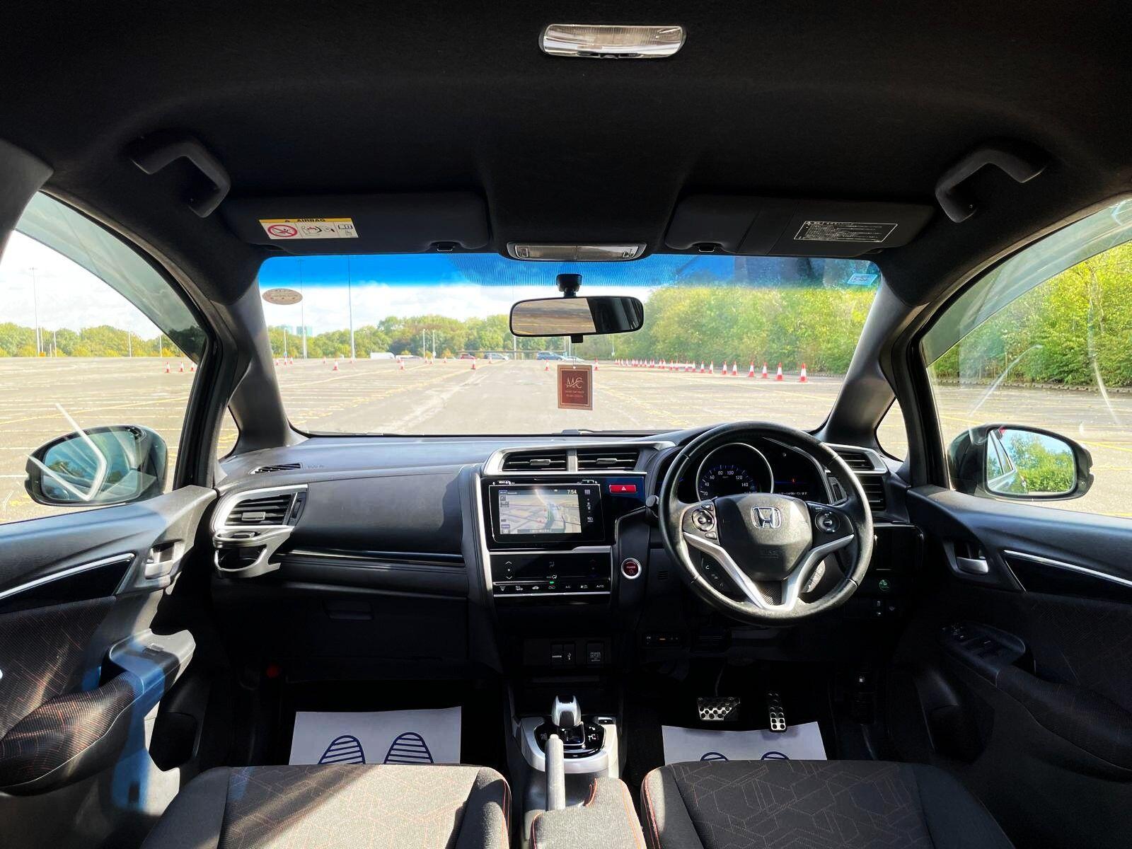 Honda FIT - Image 15