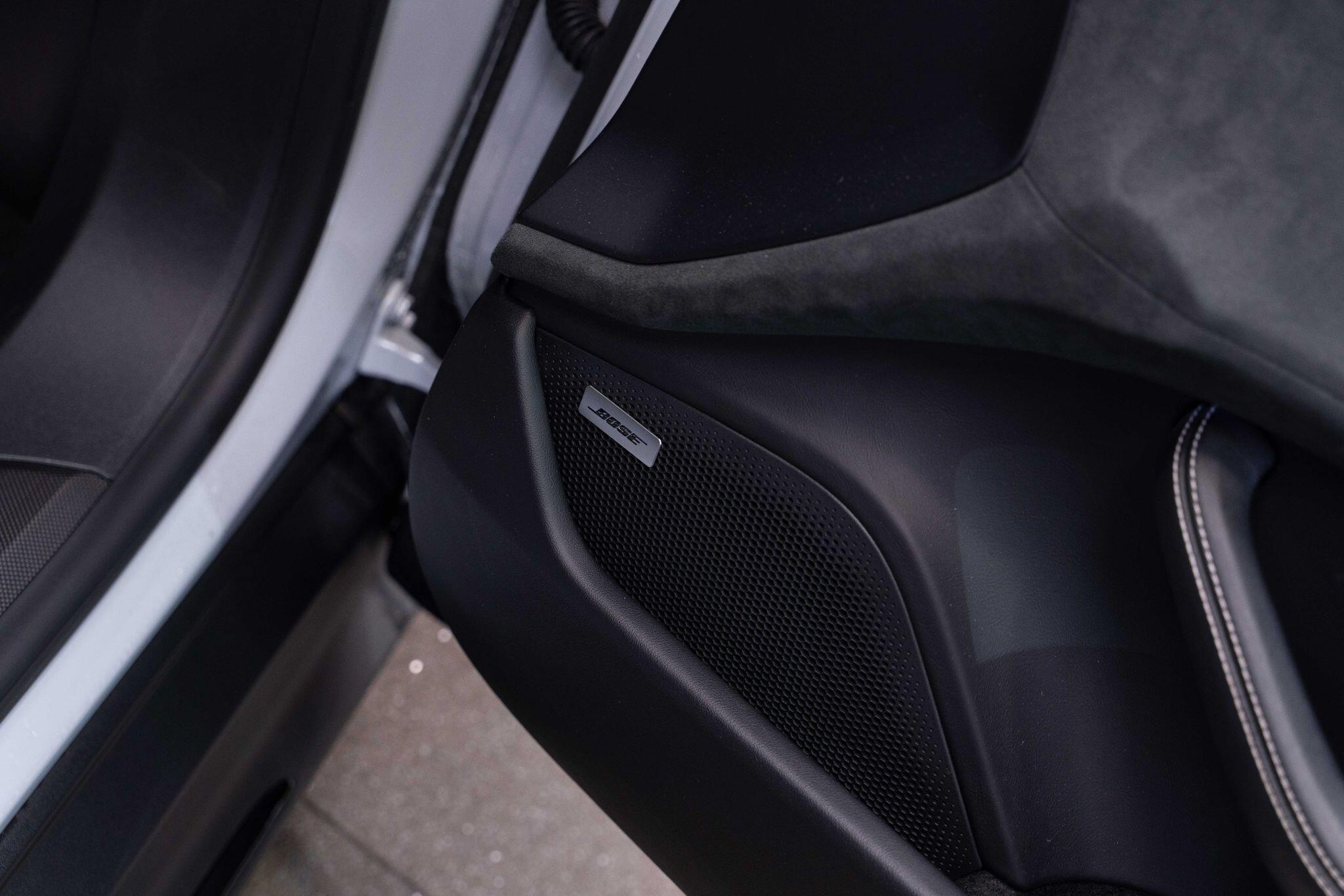 Porsche Taycan - Image 40