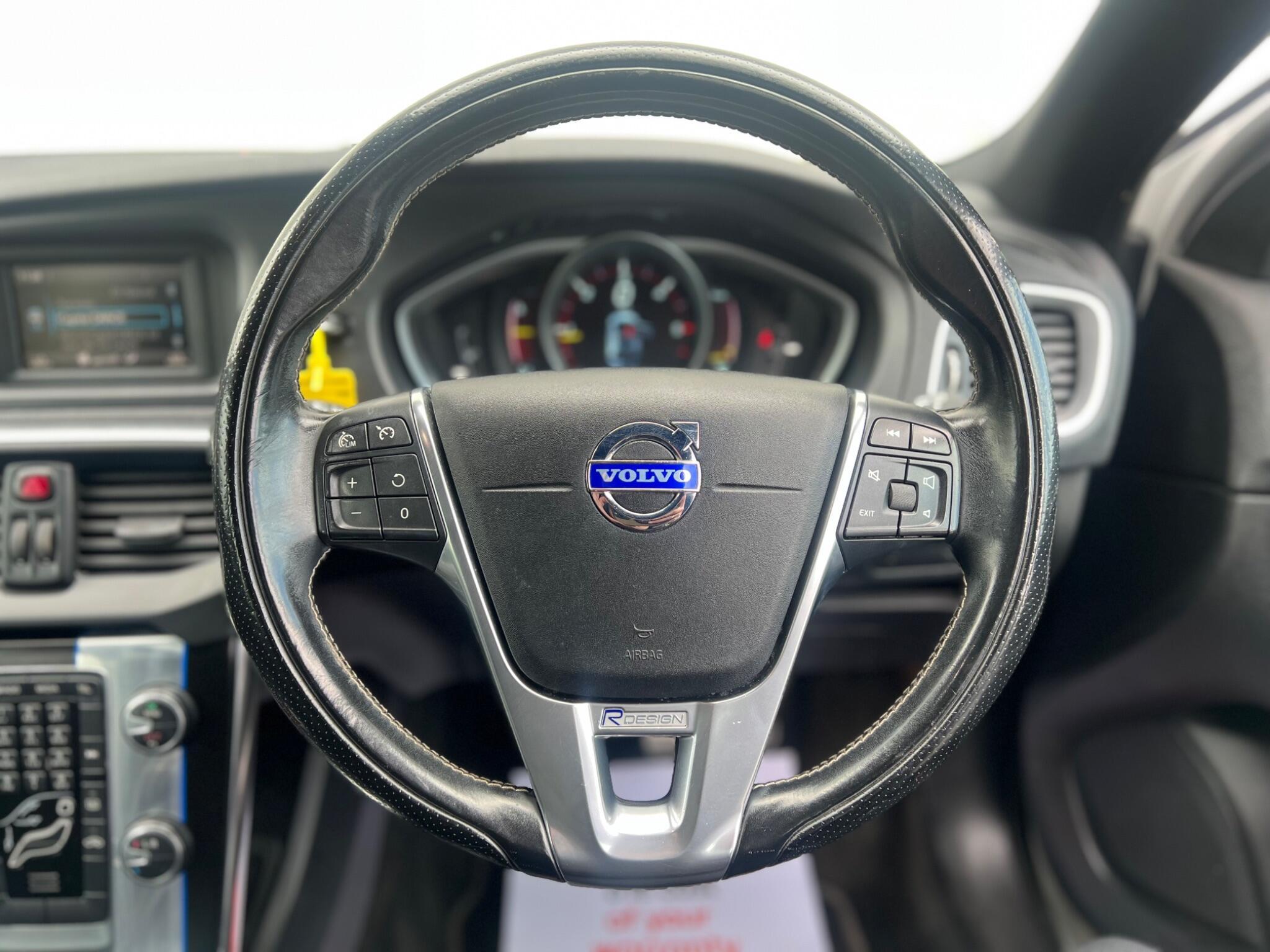 Volvo V40 - Image 14