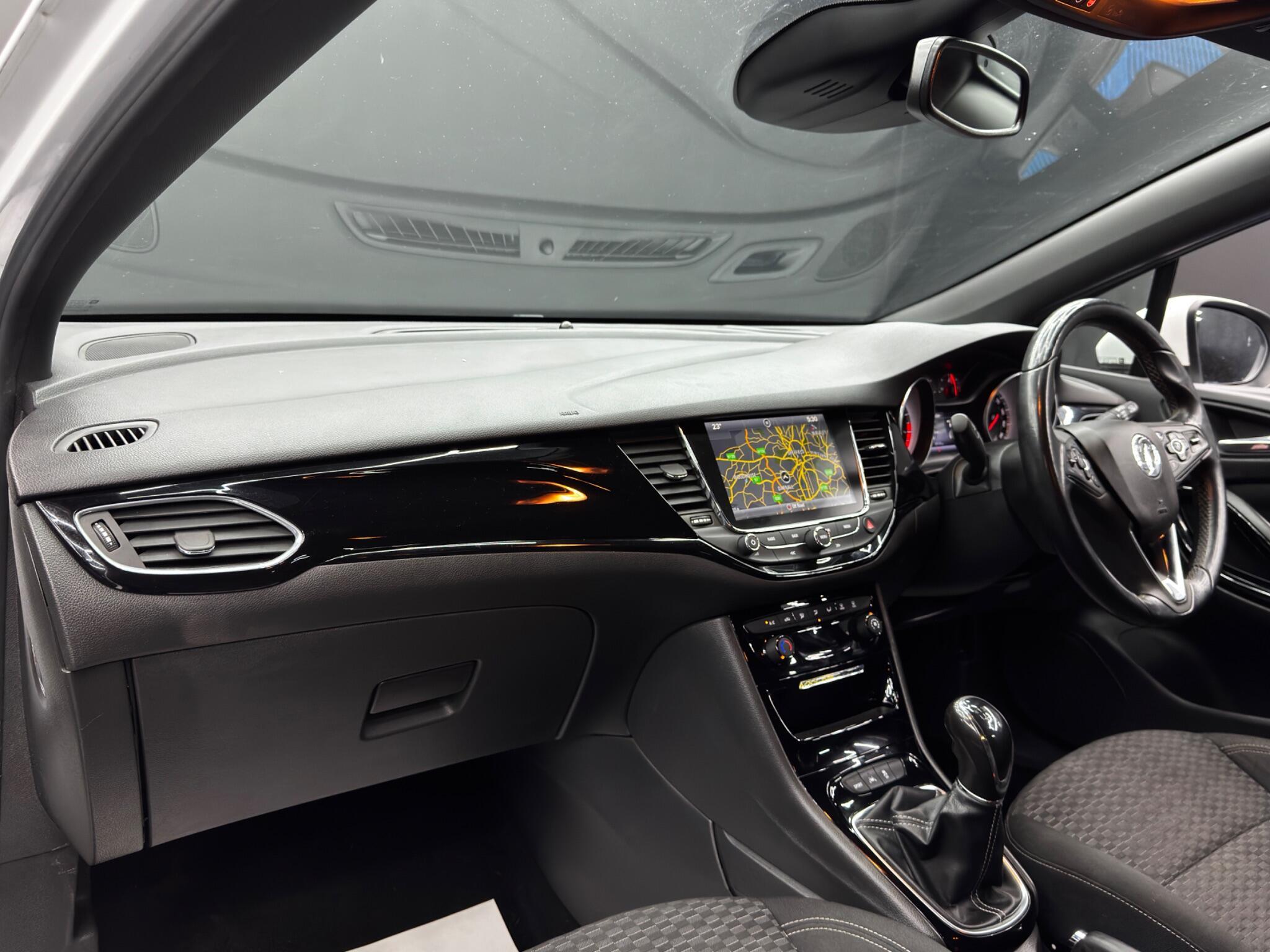 Vauxhall Astra - Image 11