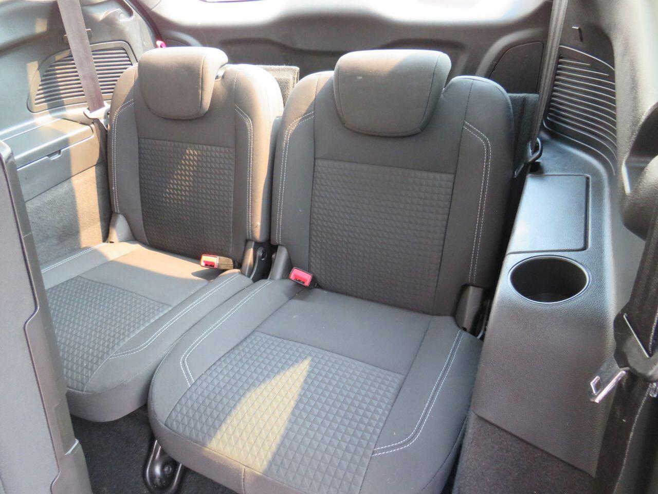 Ford Grand C-MAX - Image 12