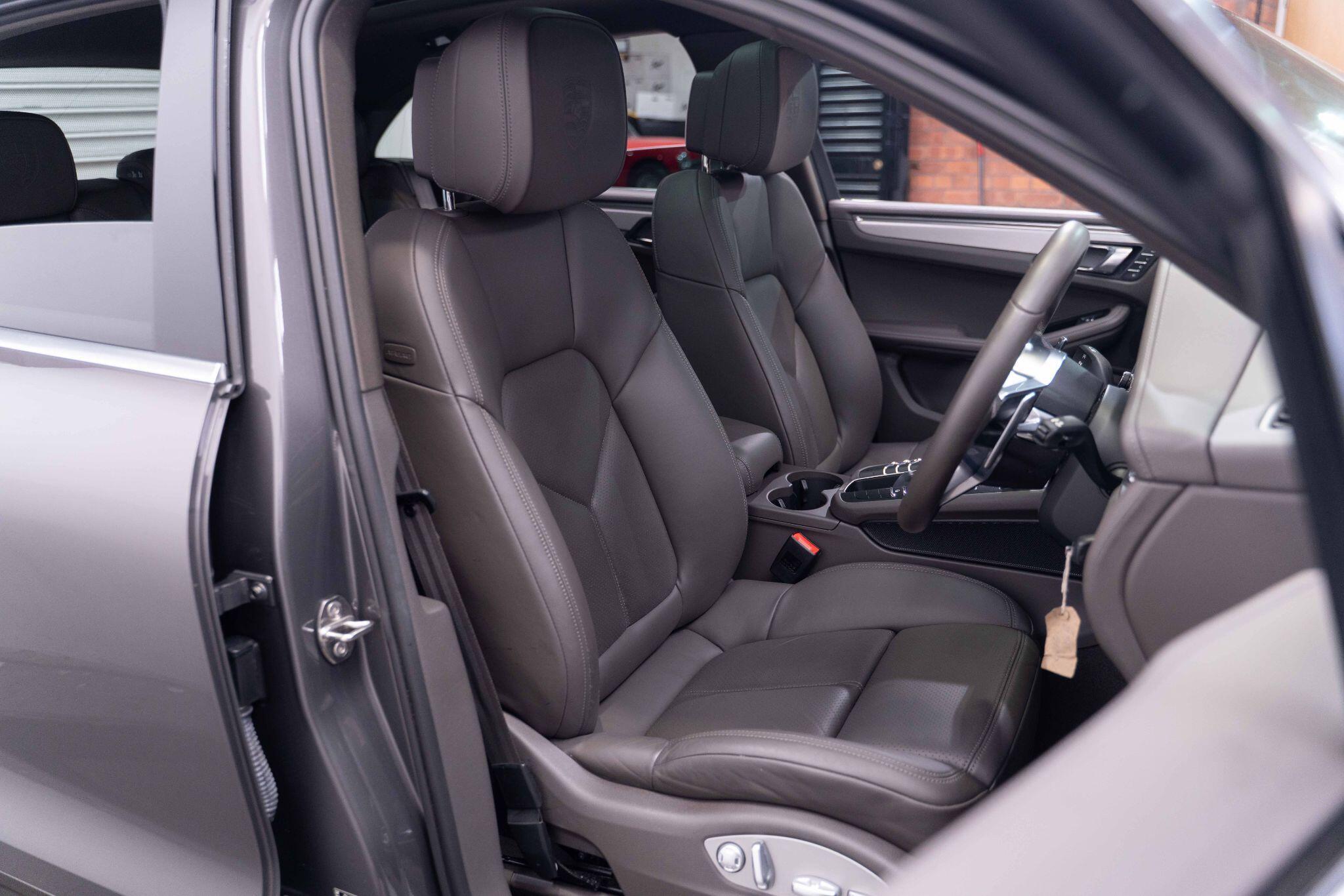 Porsche Macan - Image 4