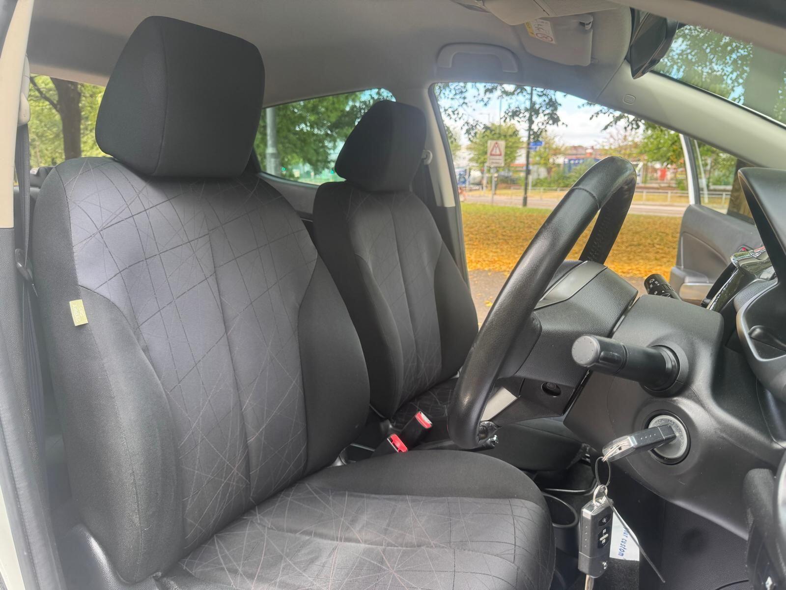 Mazda MAZDA2 - Image 15