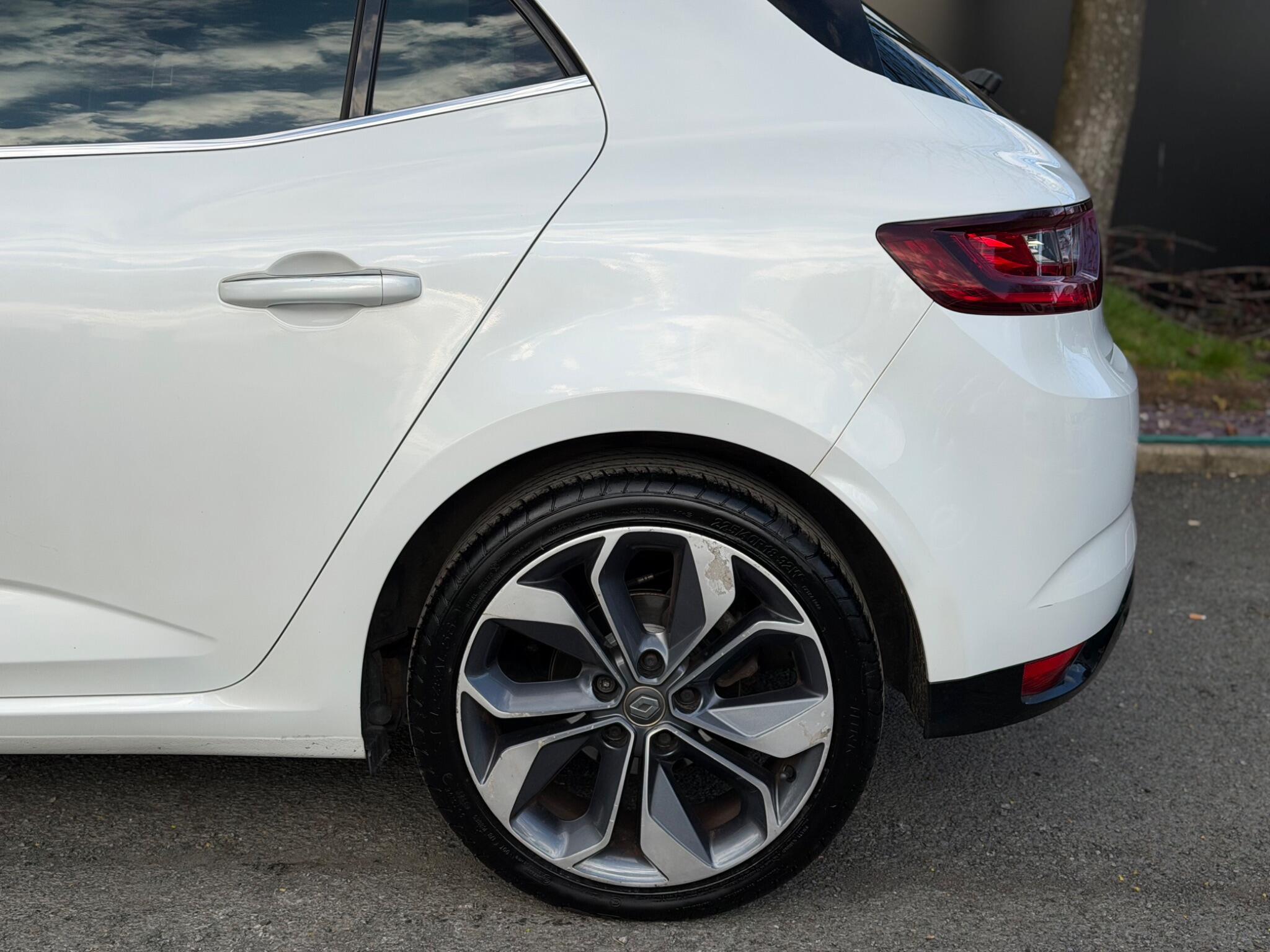 Renault Megane - Image 33