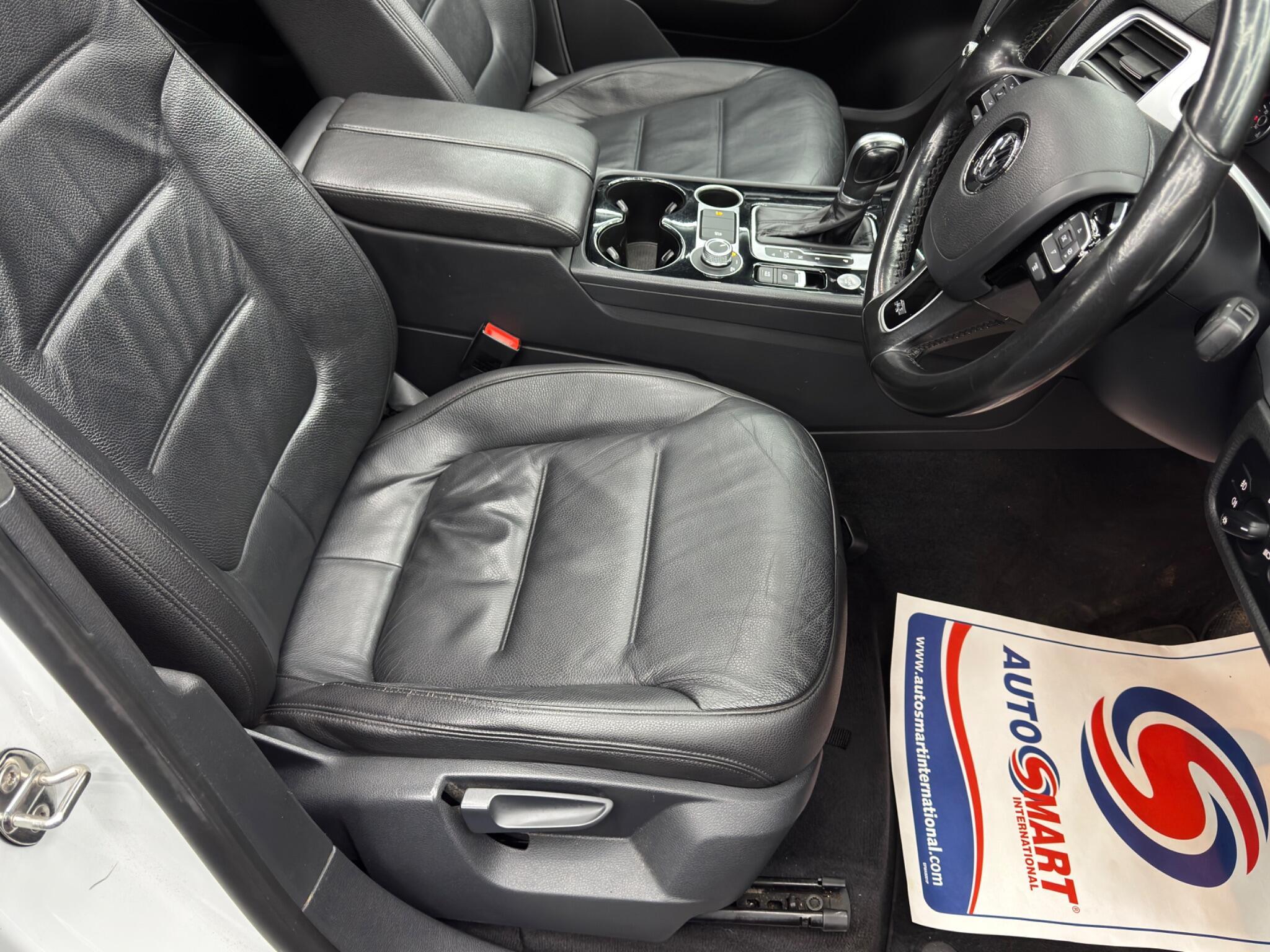 Volkswagen Touareg - Image 13