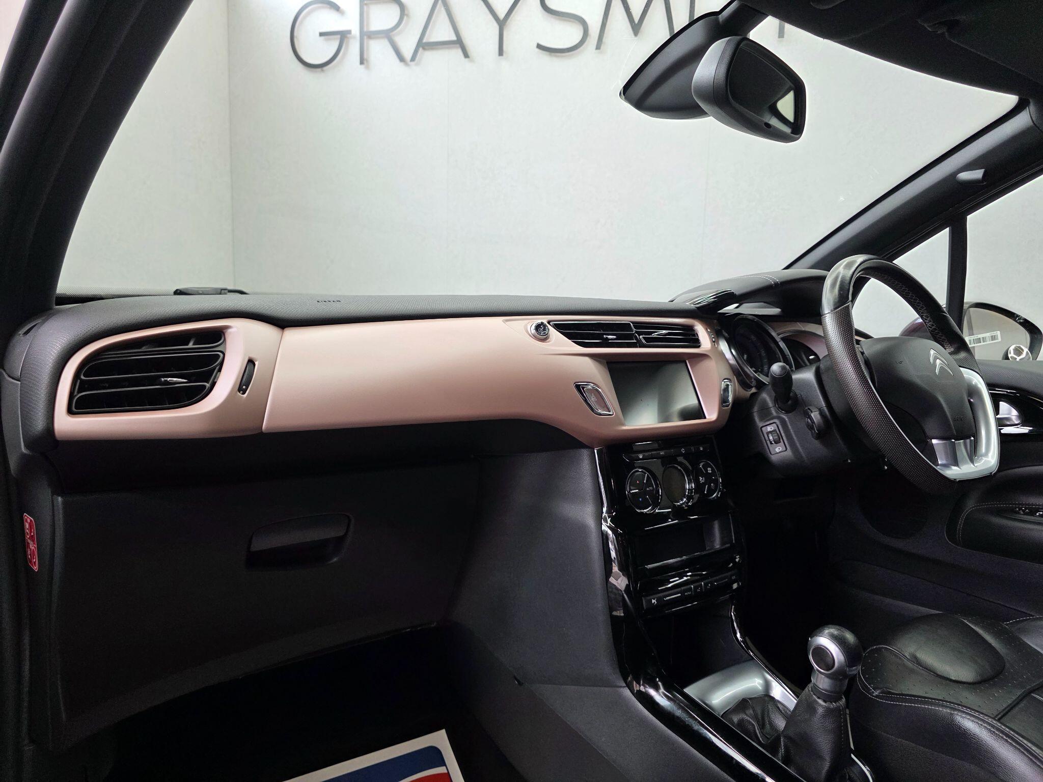 DS AUTOMOBILES DS 3 - Image 17