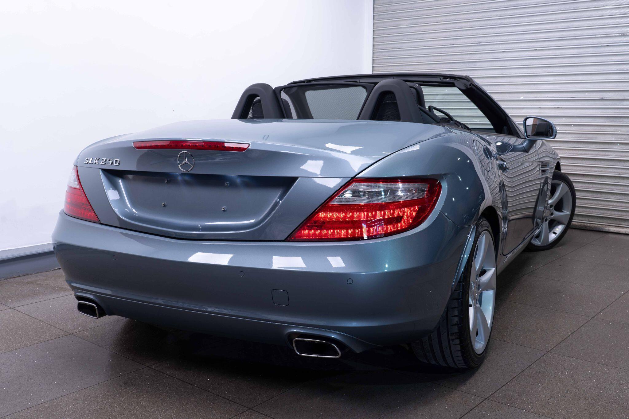 Mercedes SLK - Image 10