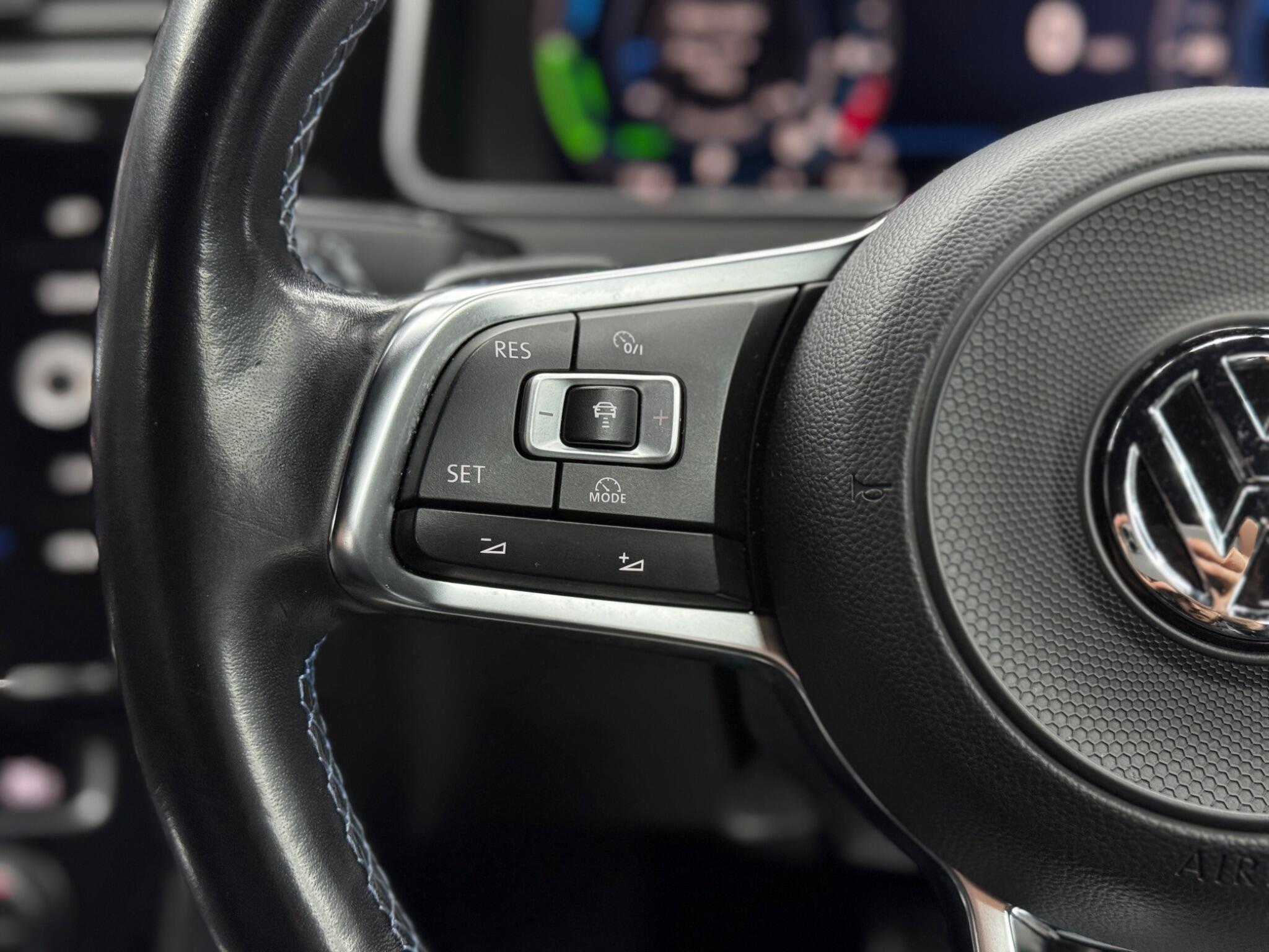 Volkswagen Golf - Image 20