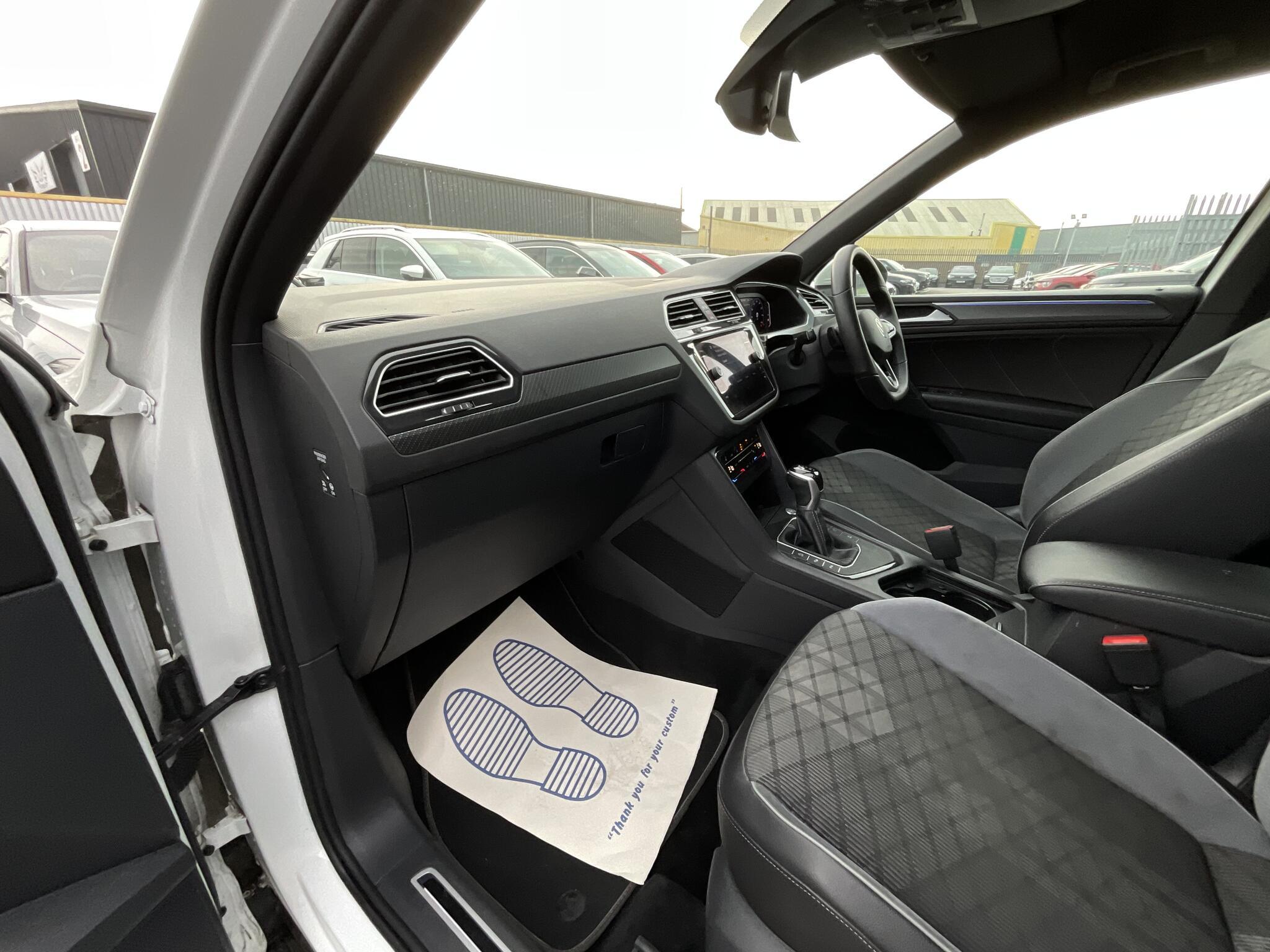 Volkswagen Tiguan - Image 14