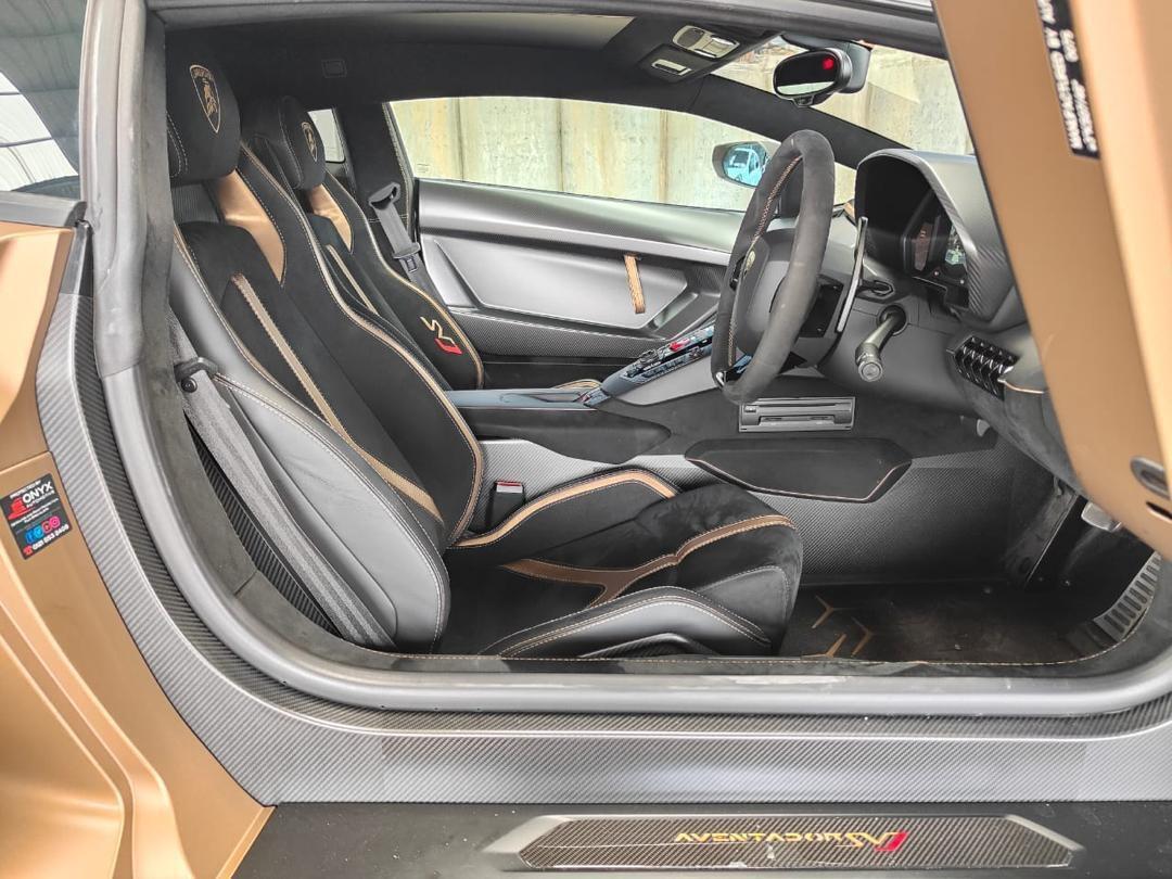 Lamborghini Aventador - Image 7