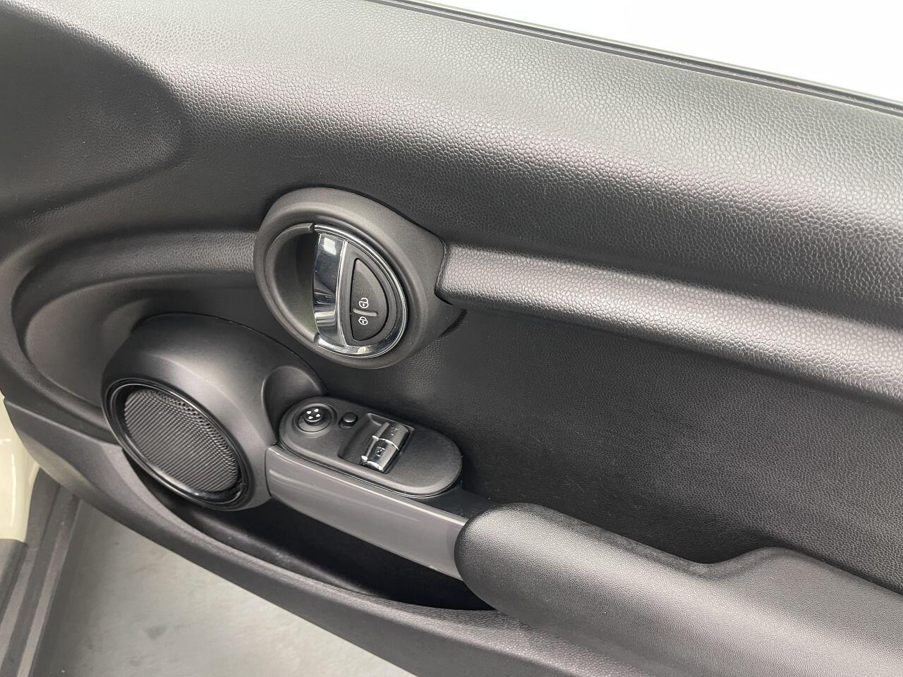 MINI Hatch - Image 18