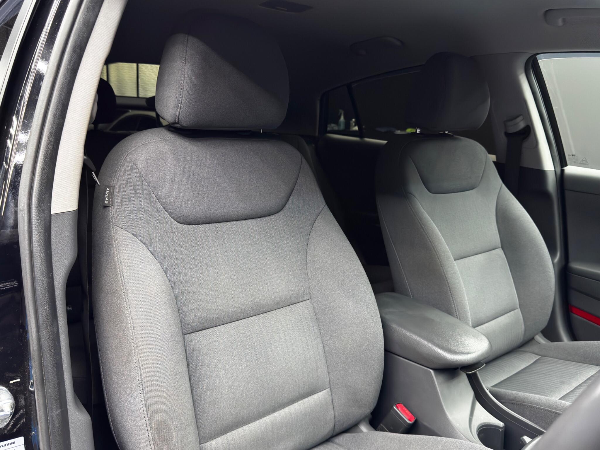 Hyundai Ioniq - Image 12