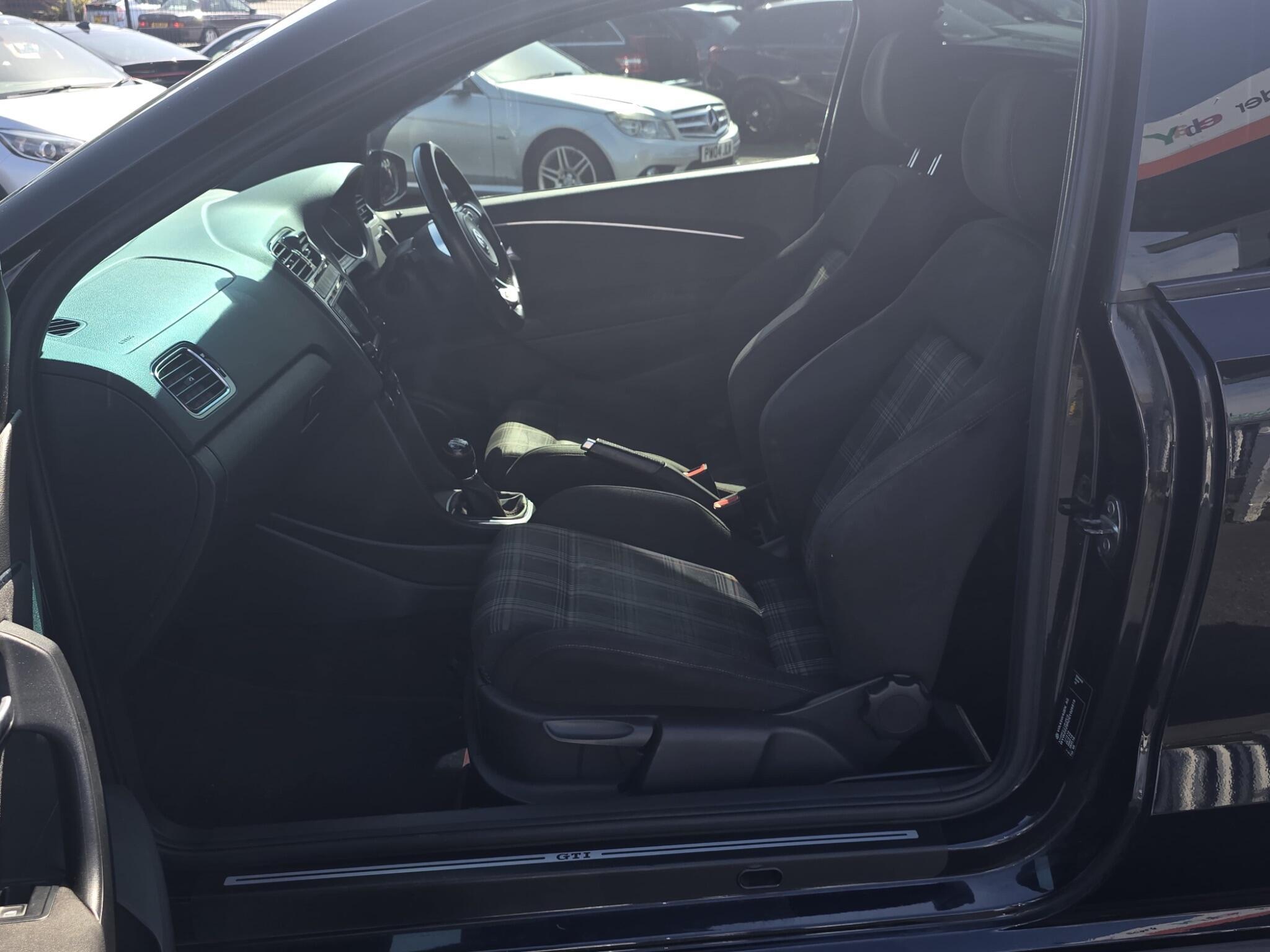 Volkswagen Polo - Image 9