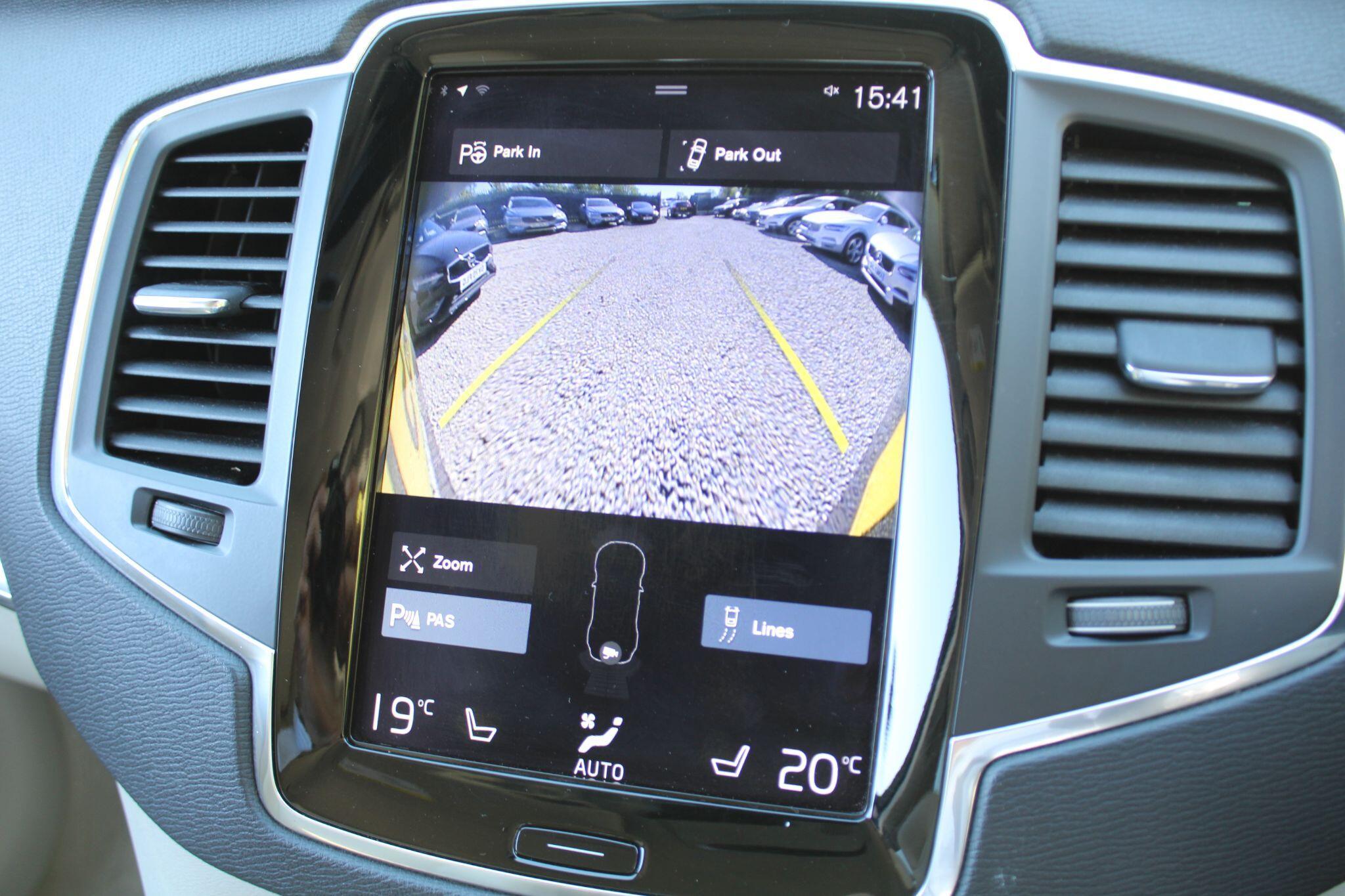 Volvo XC90 - Image 42