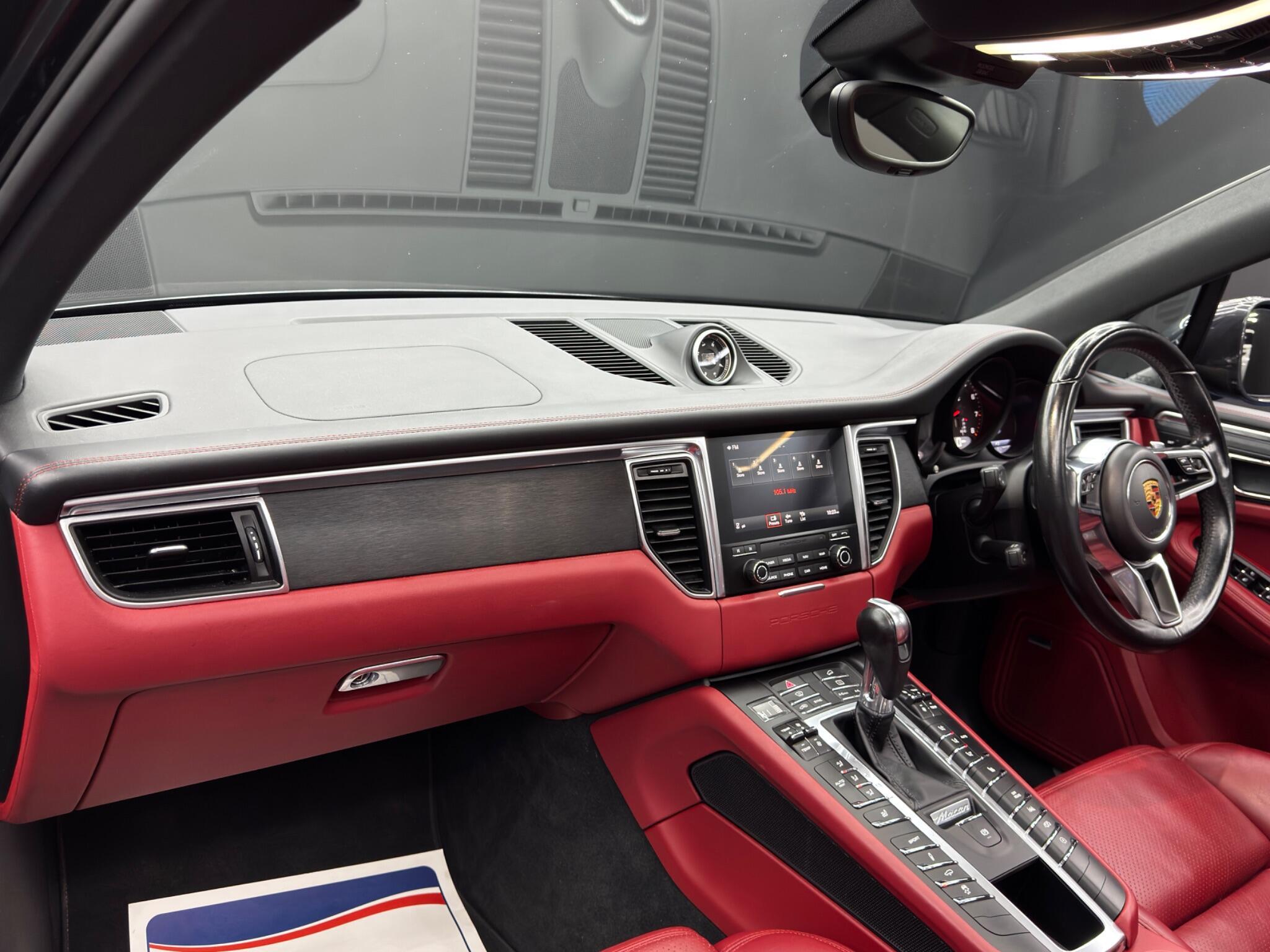 Porsche Macan - Image 11