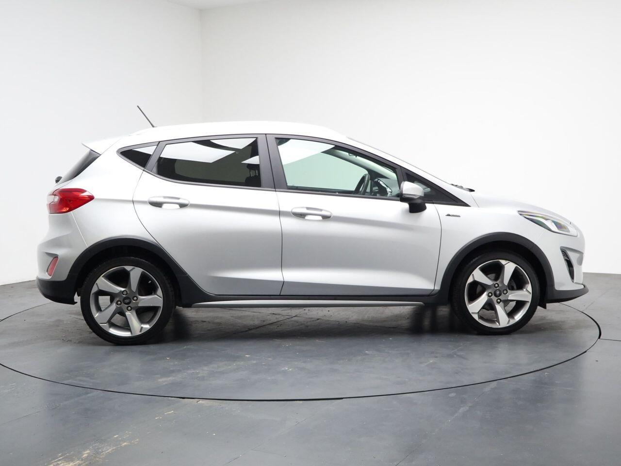 Ford Fiesta - Image 14