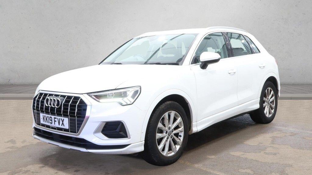 Audi Q3 - Image 2