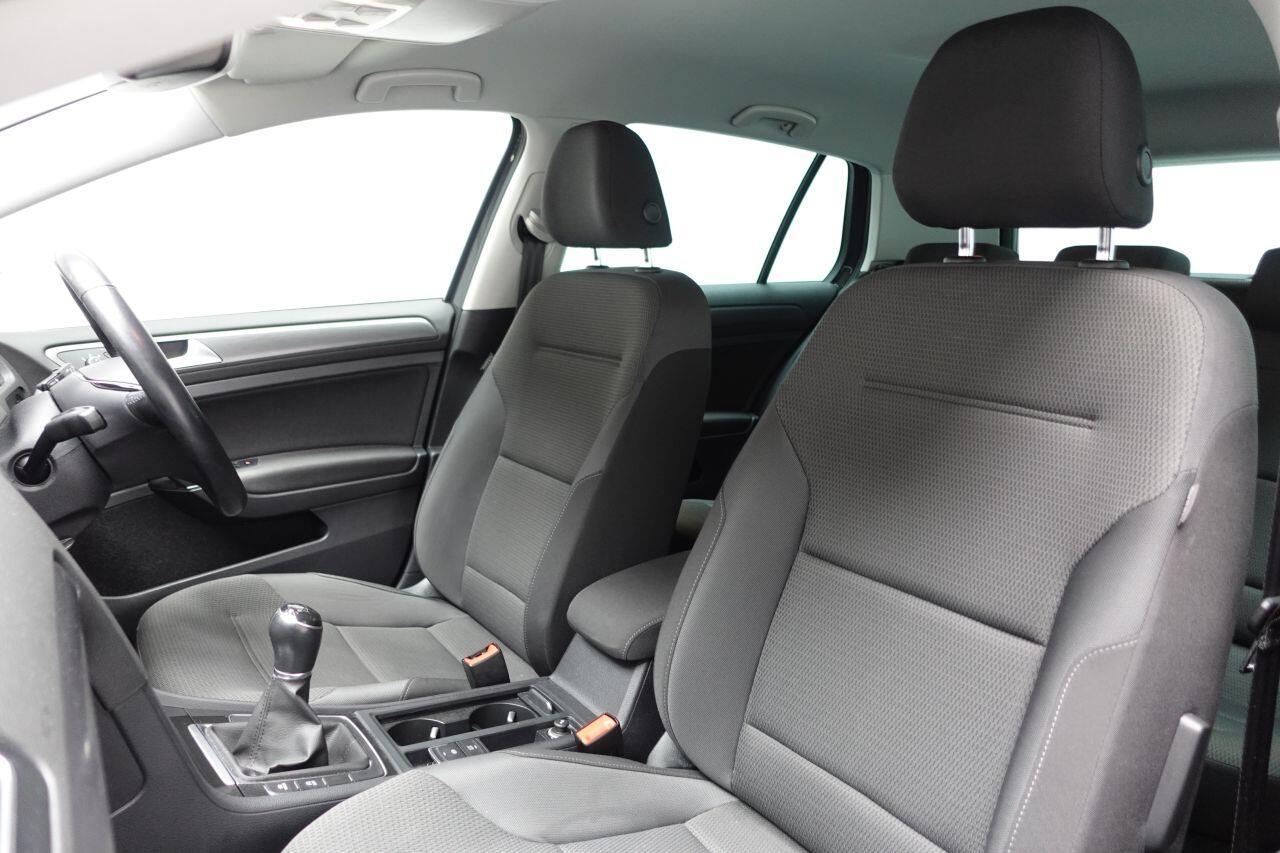 Volkswagen Golf - Image 18