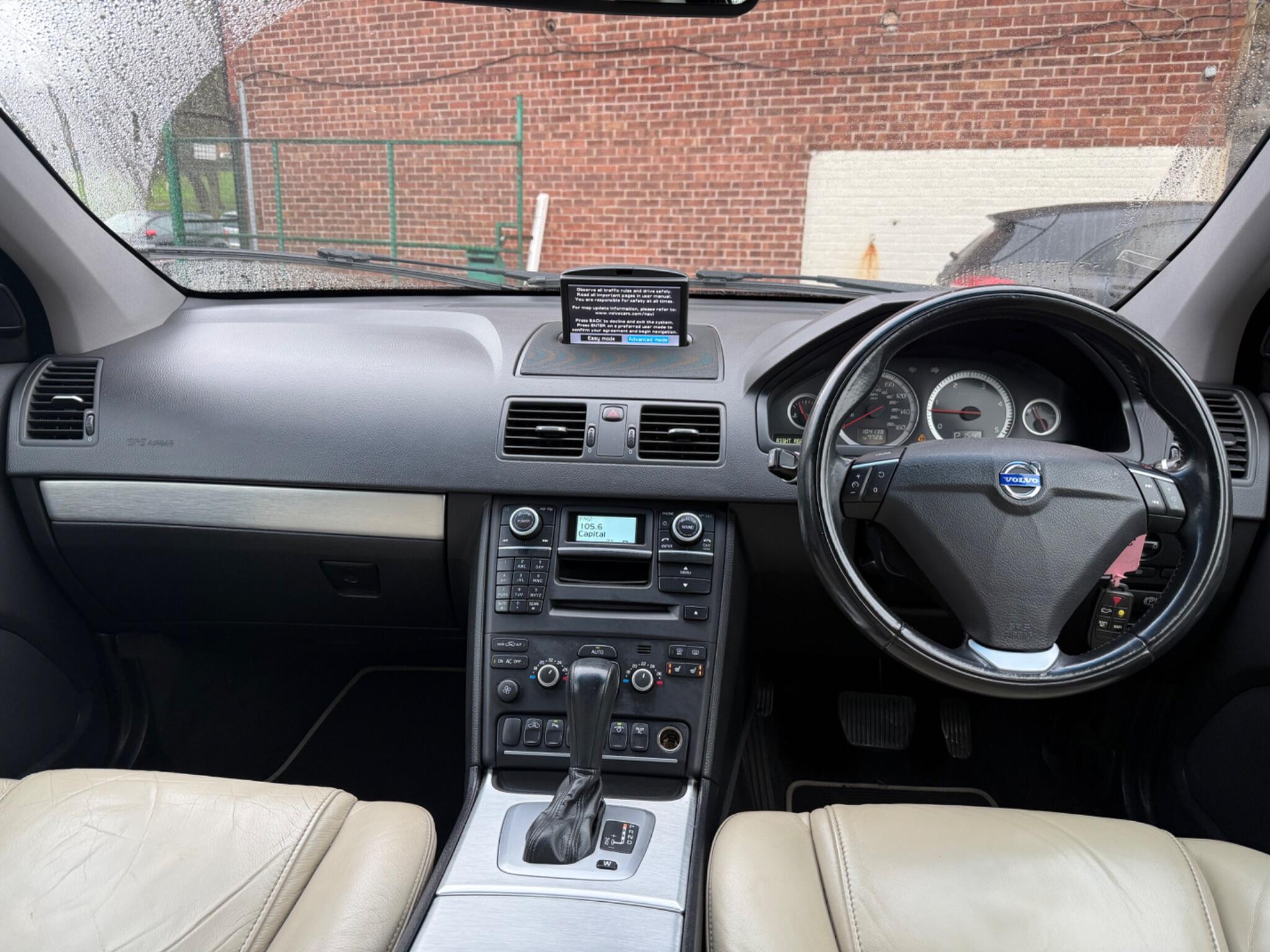 Volvo XC90 - Image 10