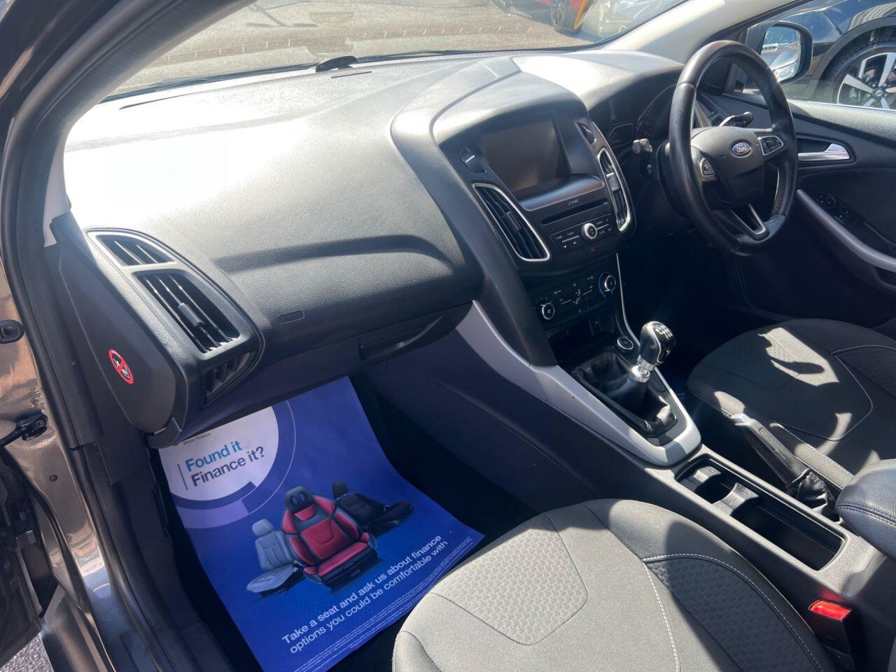 Ford Focus - Image 16