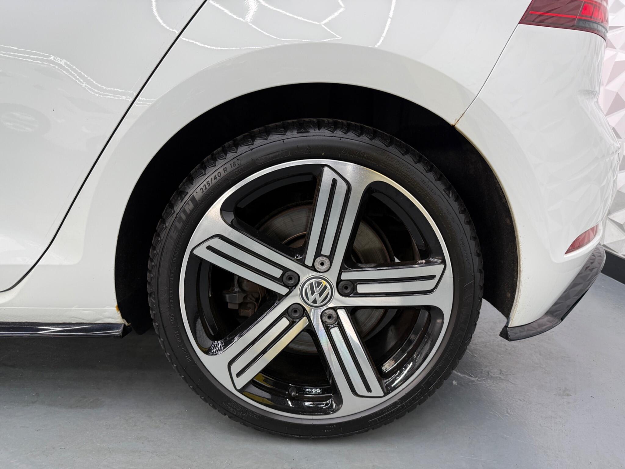 Volkswagen Golf - Image 8