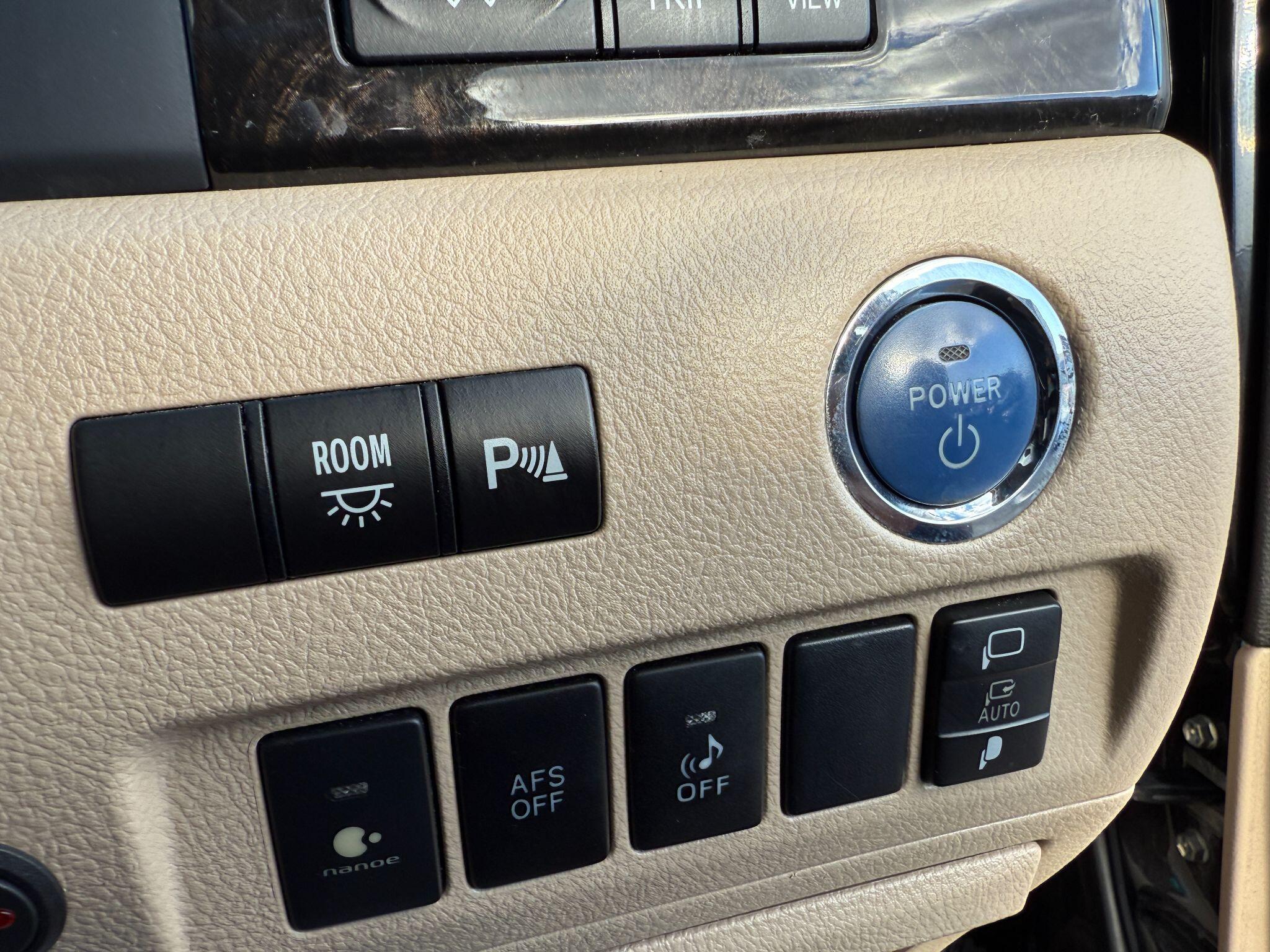 Toyota Alphard - Image 61