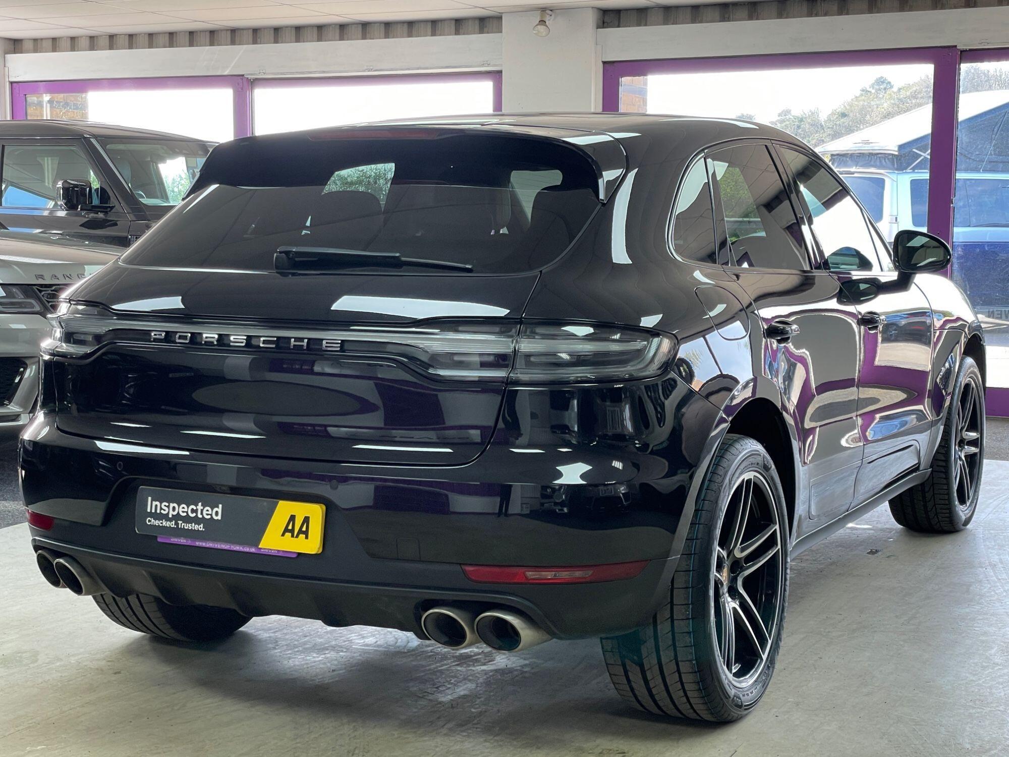 Porsche Macan - Image 12