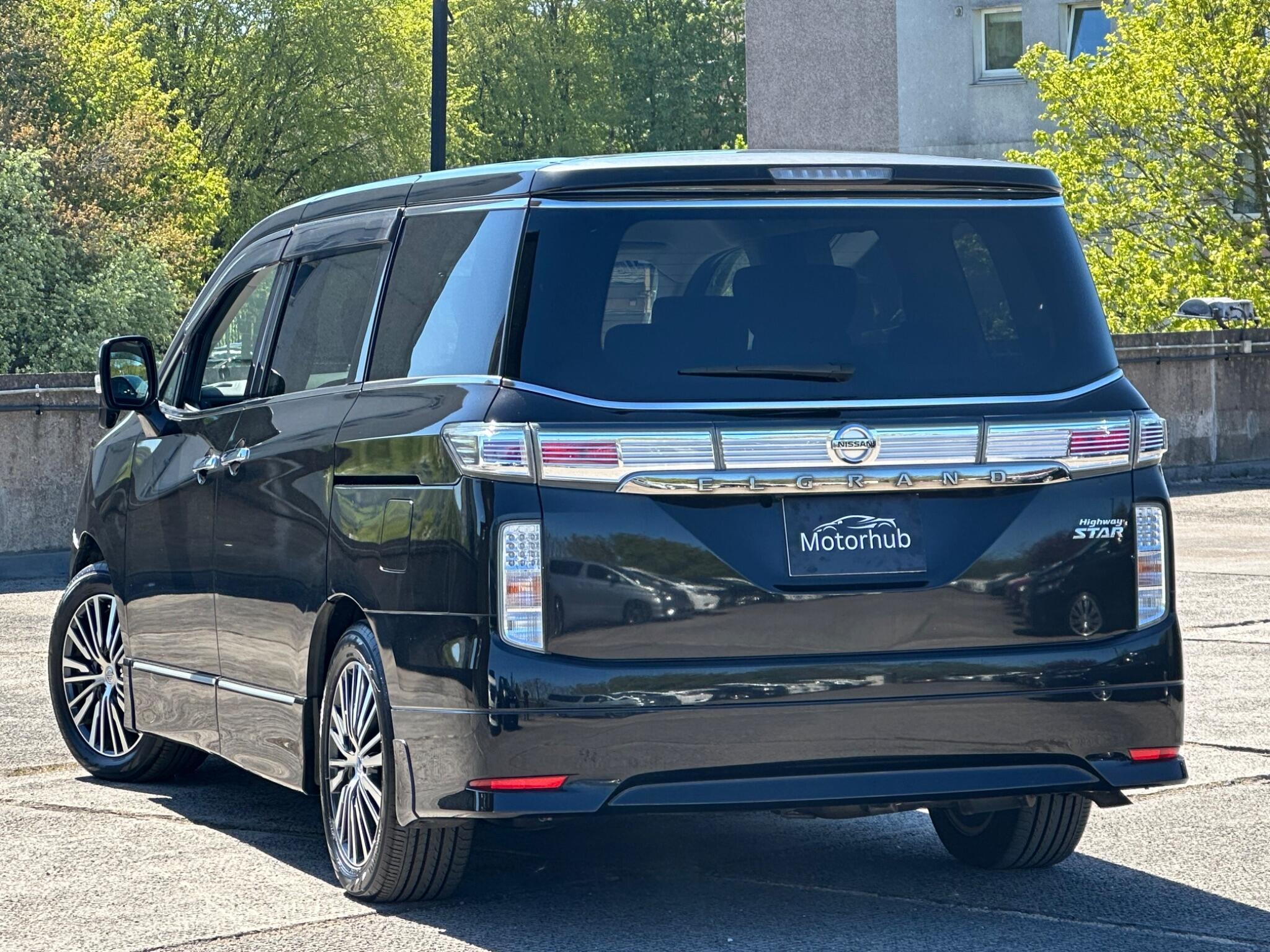 Nissan Elgrand - Image 4