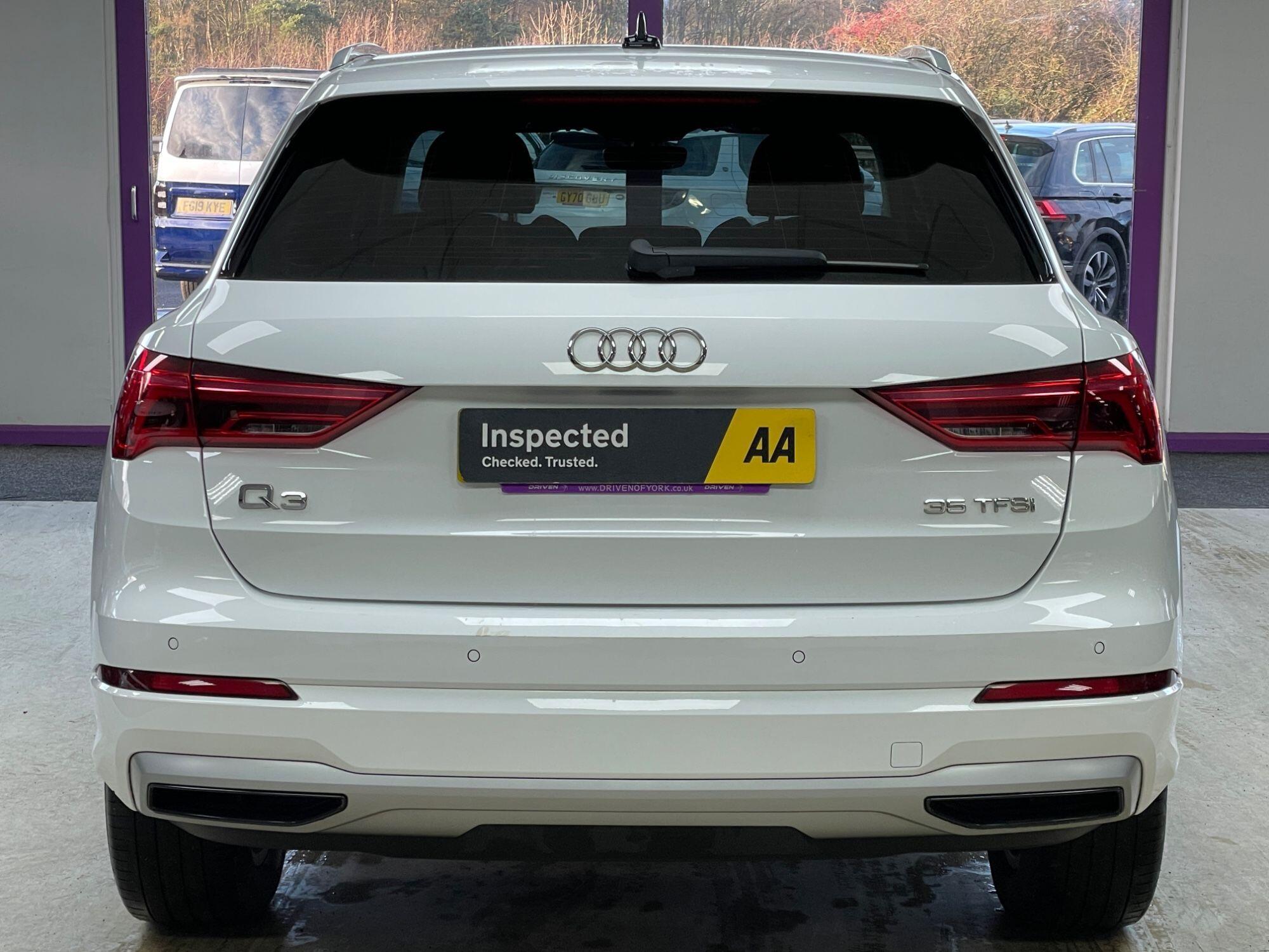 Audi Q3 - Image 10
