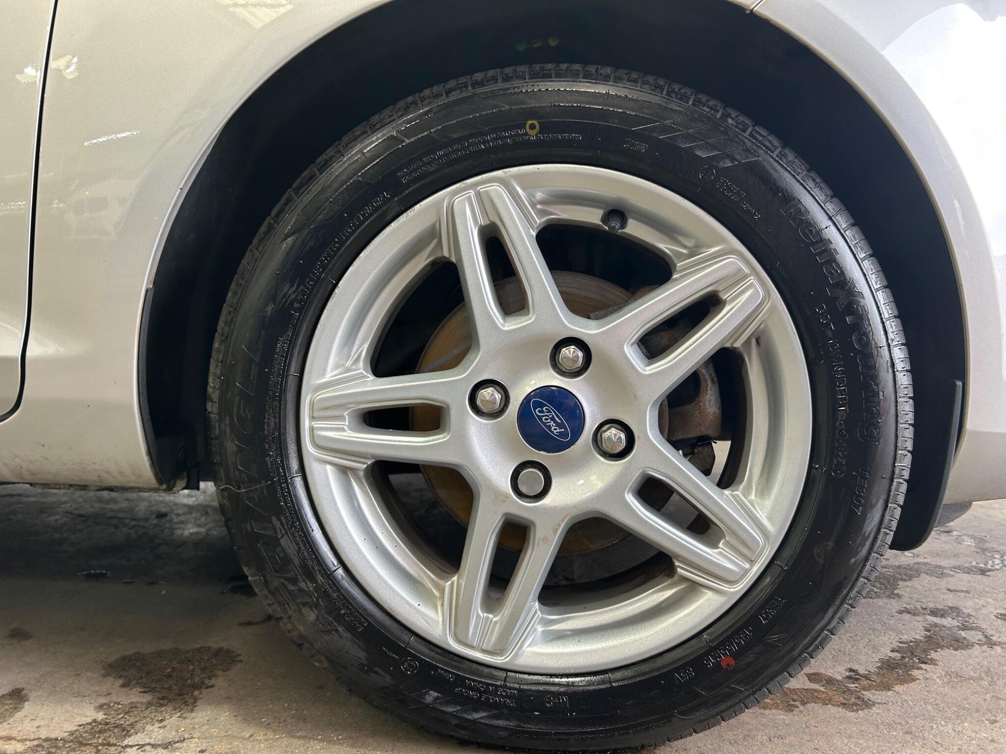 Ford Fiesta - Image 27