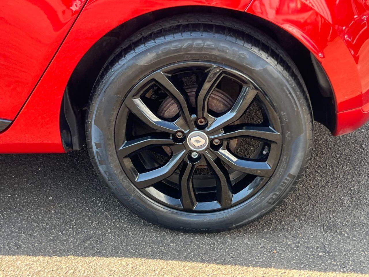 Renault Clio - Image 32