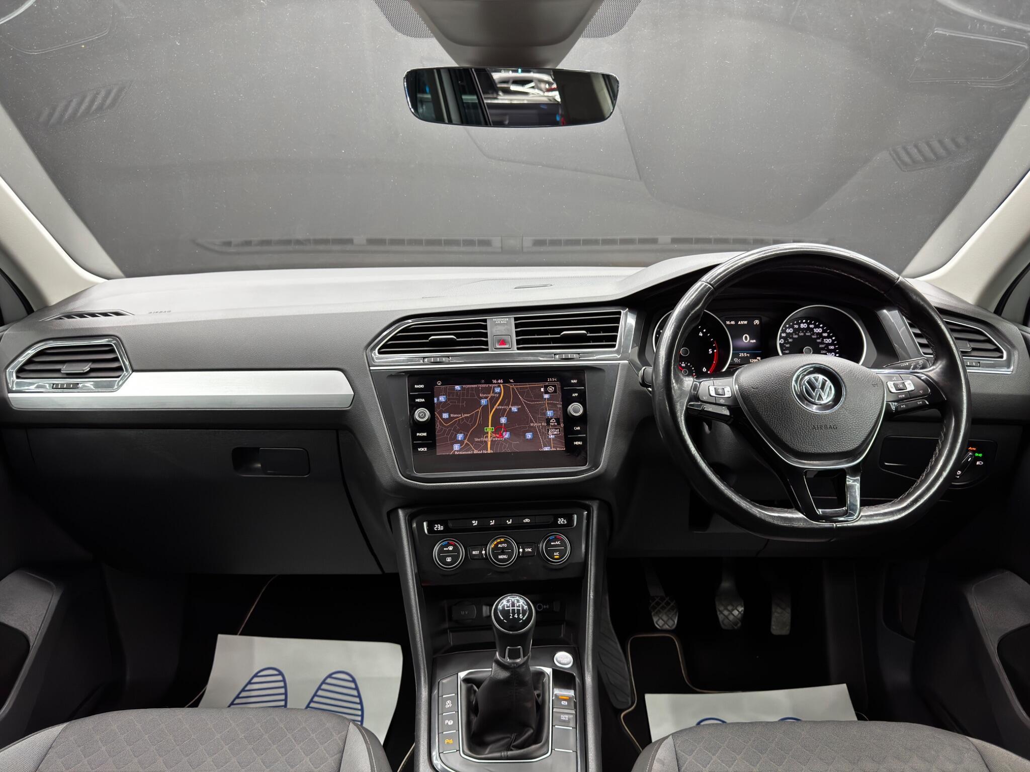 Volkswagen Tiguan - Image 10