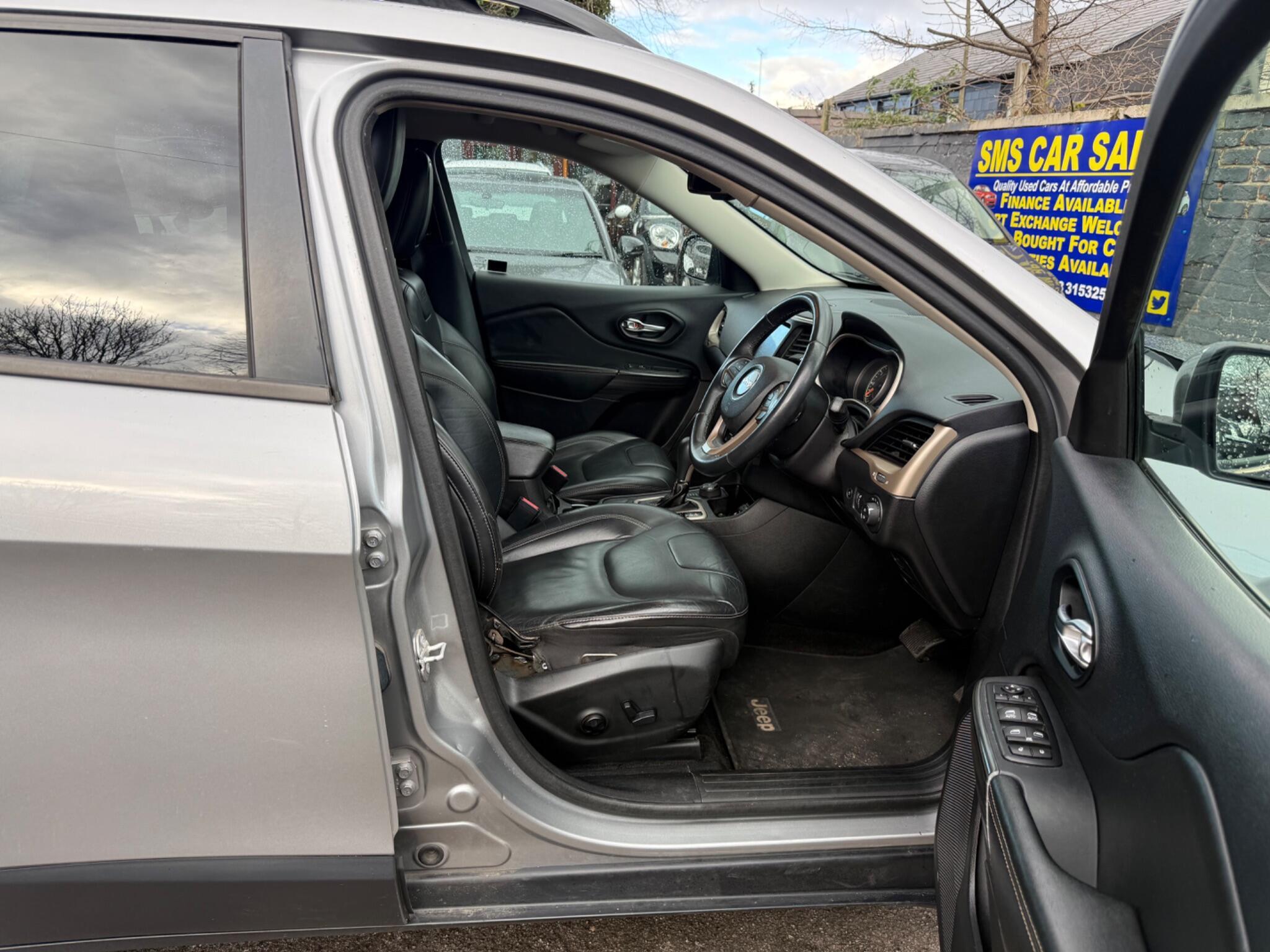 Jeep Cherokee - Image 24