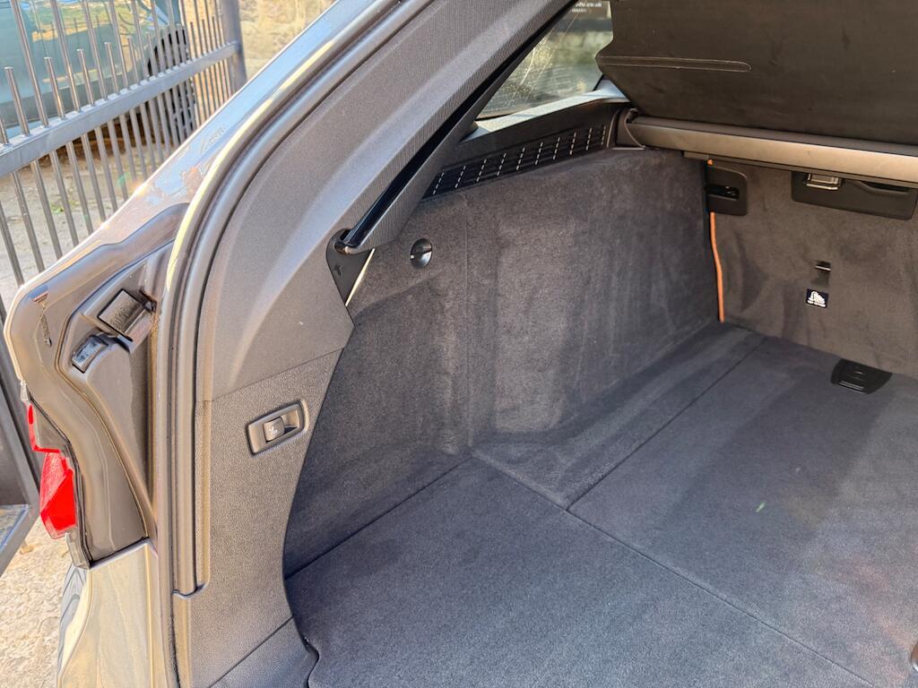 BMW 5 Series - Image 32