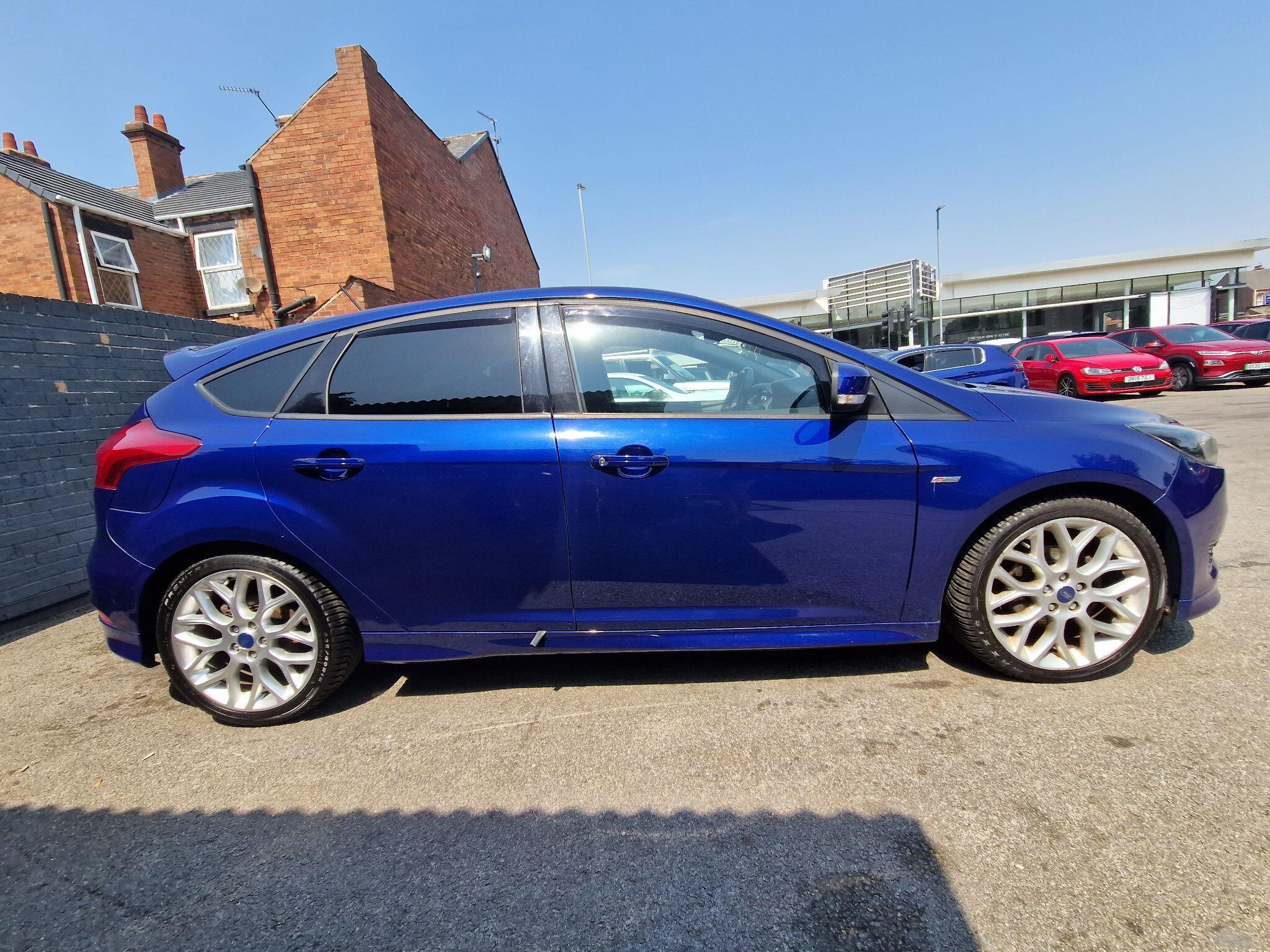 Ford Focus - Image 7