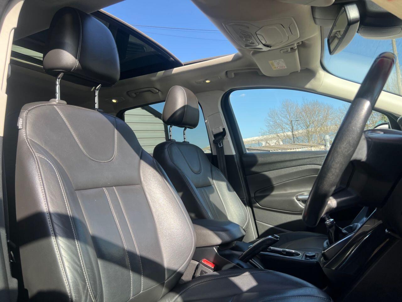 Ford Kuga - Image 17