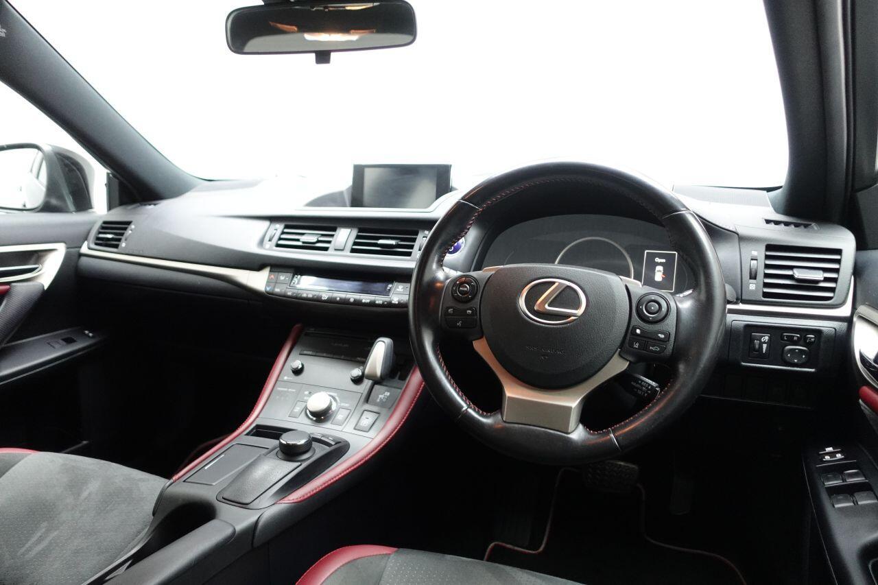 Lexus CT - Image 20