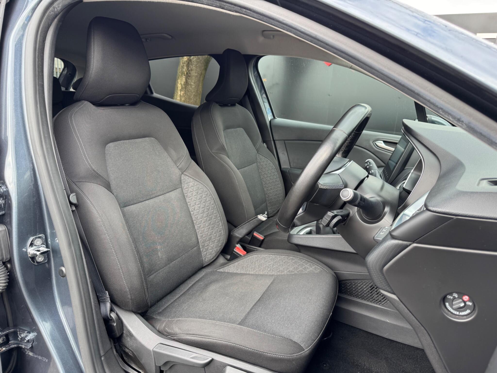 Renault Clio - Image 22