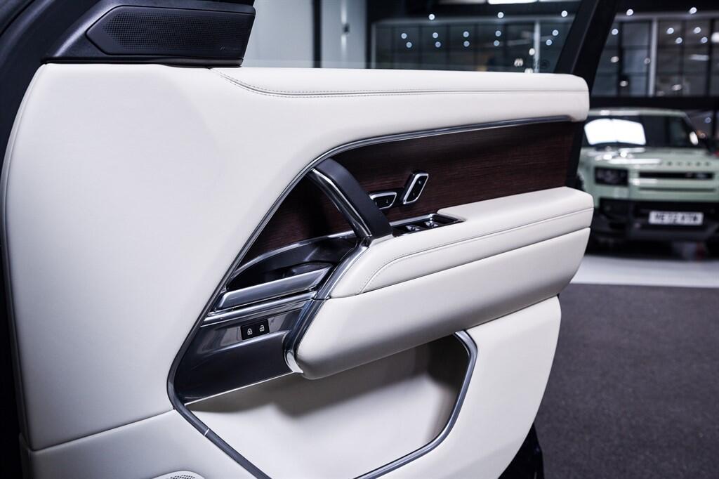 Land Rover Range Rover - Image 39