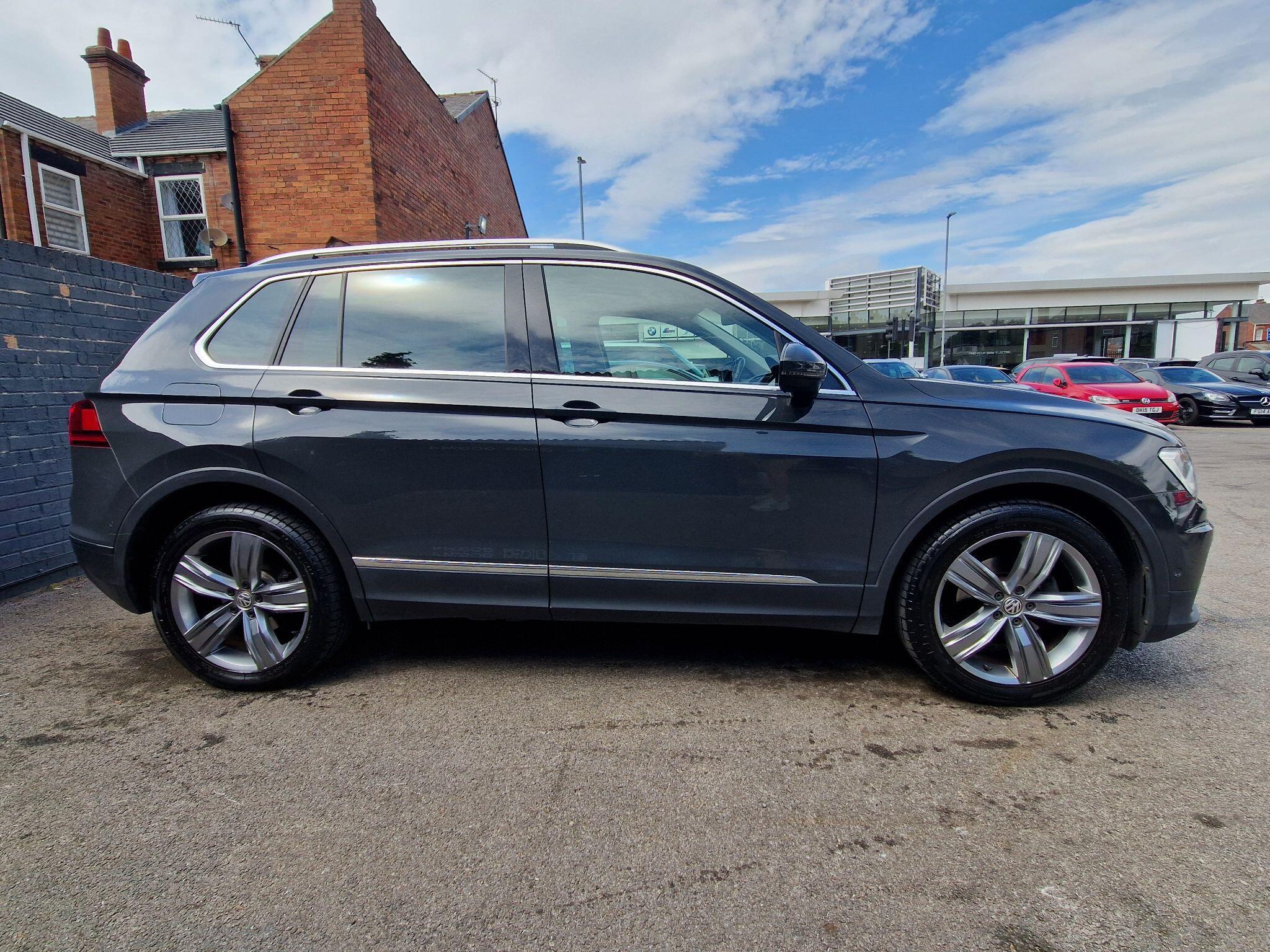 Volkswagen Tiguan - Image 7