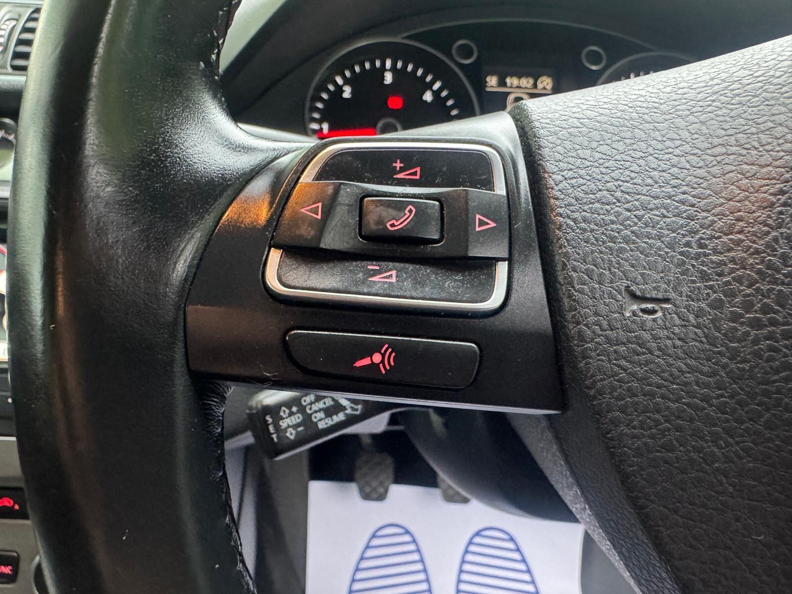 Volkswagen Passat - Image 29