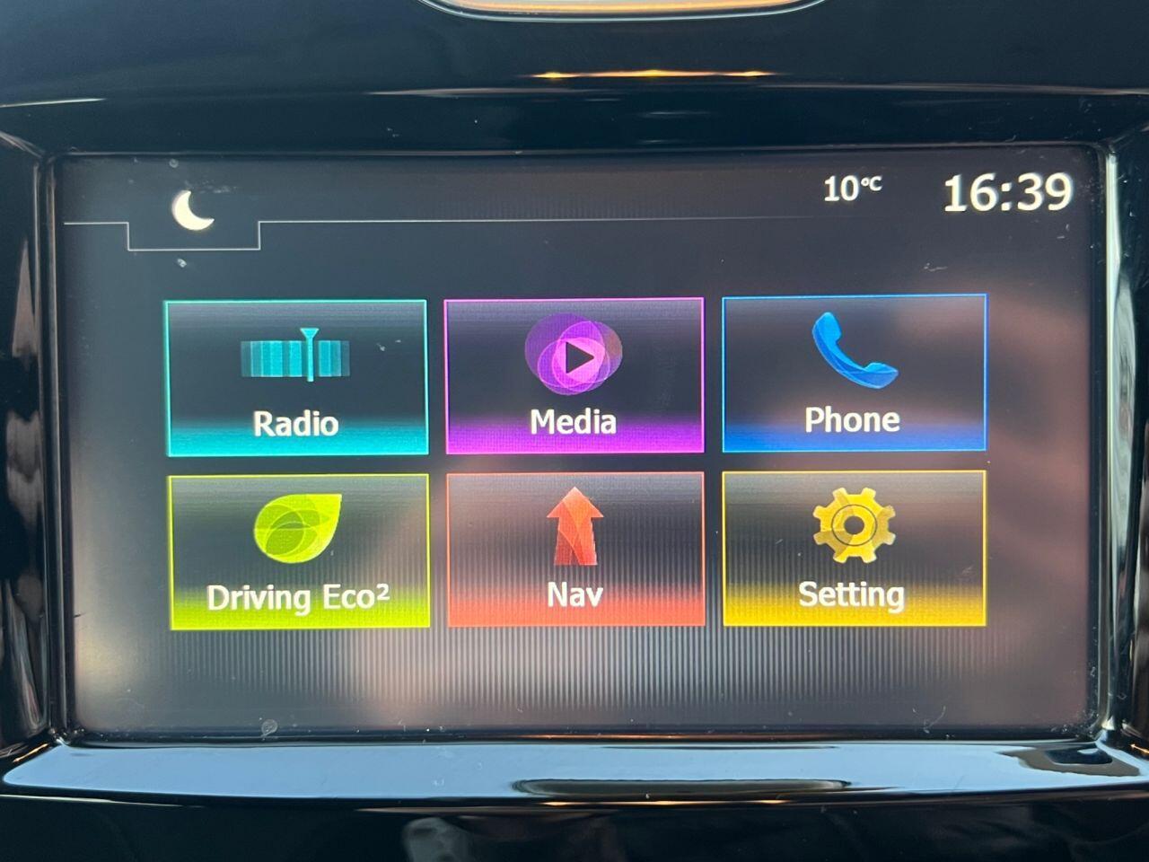 Renault Clio - Image 18