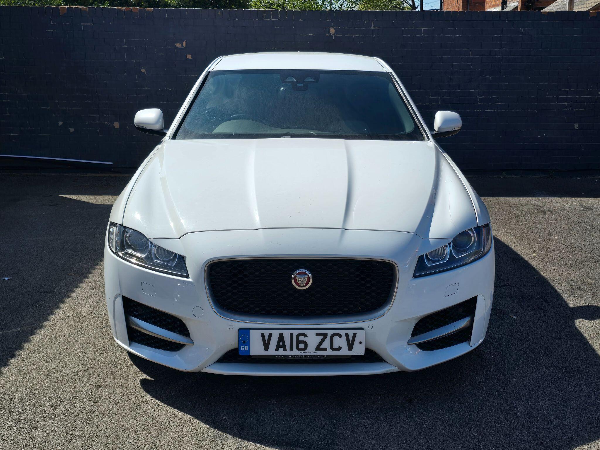 Jaguar XF - Image 4