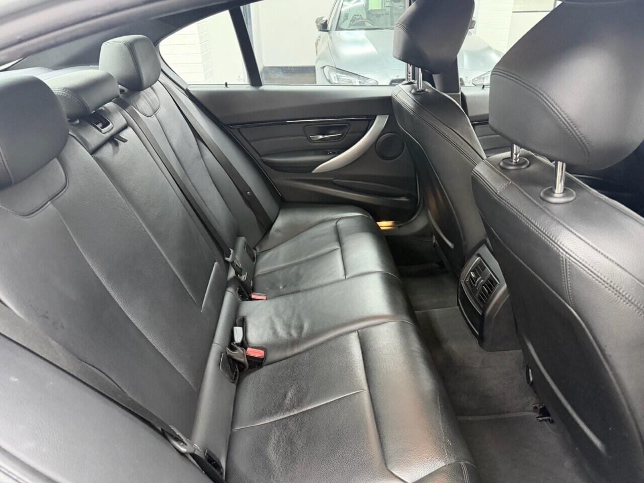 BMW 3 Series - Image 18