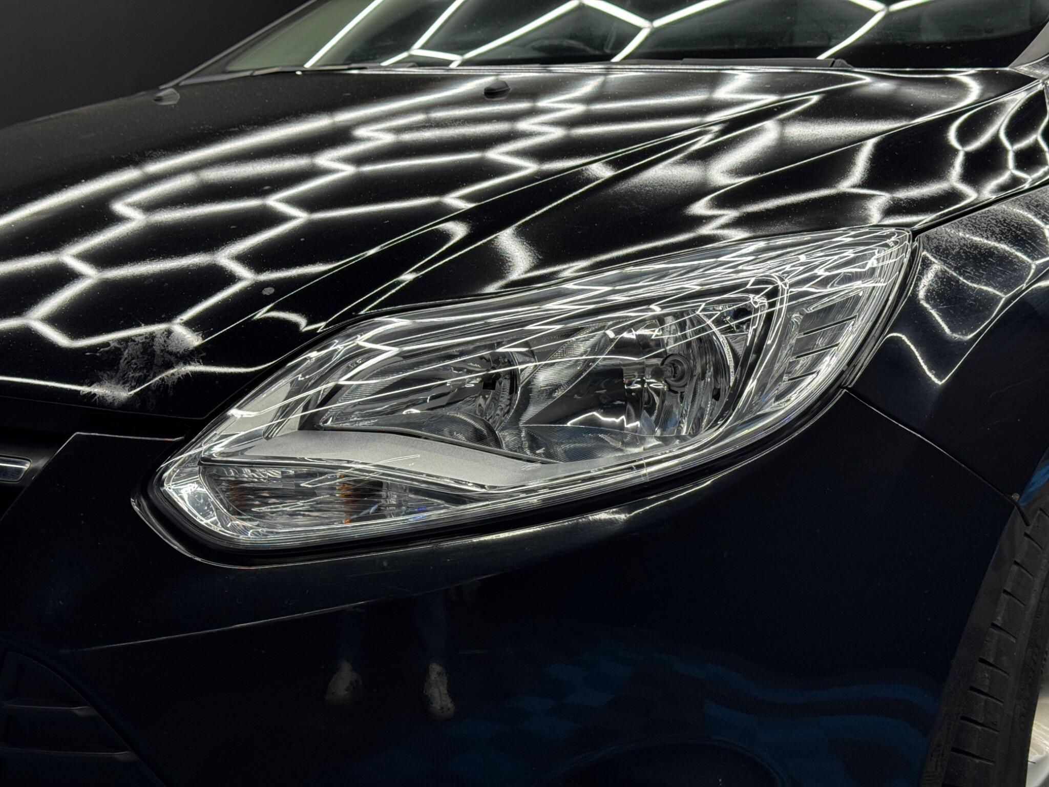 Ford Focus - Image 38