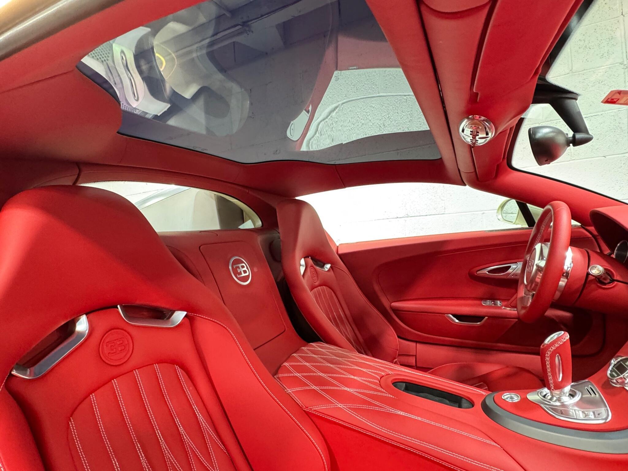 Bugatti Veyron - Image 12