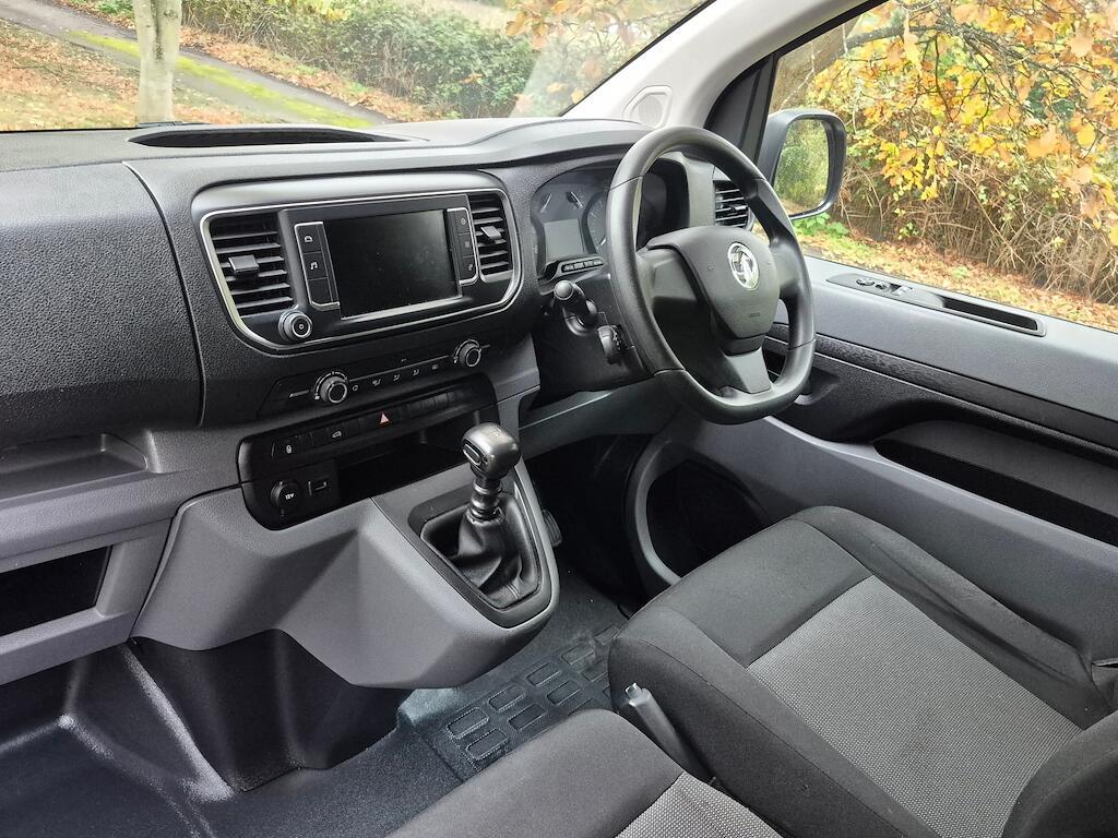 Vauxhall Vivaro - Image 17