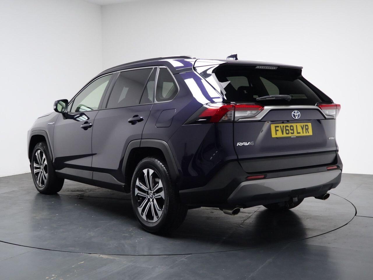 Toyota RAV4 - Image 9