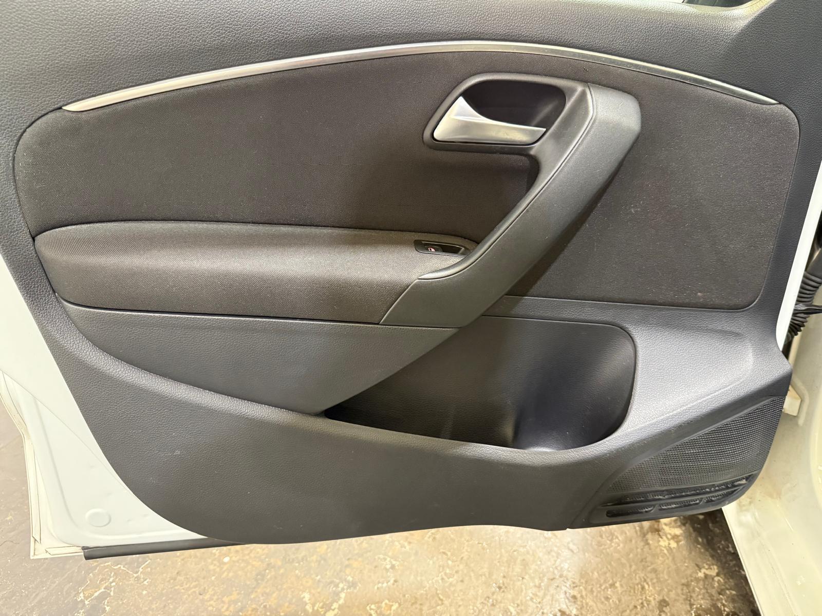 Volkswagen Polo - Image 26