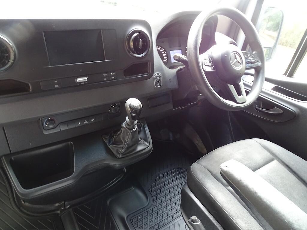 Mercedes Sprinter - Image 12